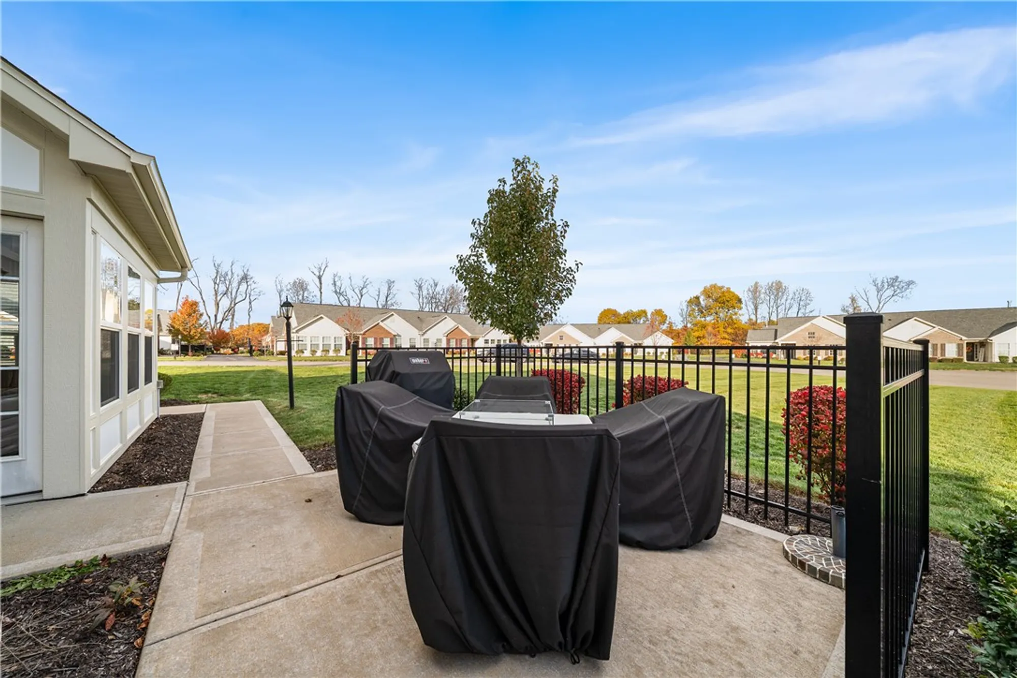 Property Slideshow image 7 of 39 | 6111 heatherfield ct, Harmony, PA, 16037