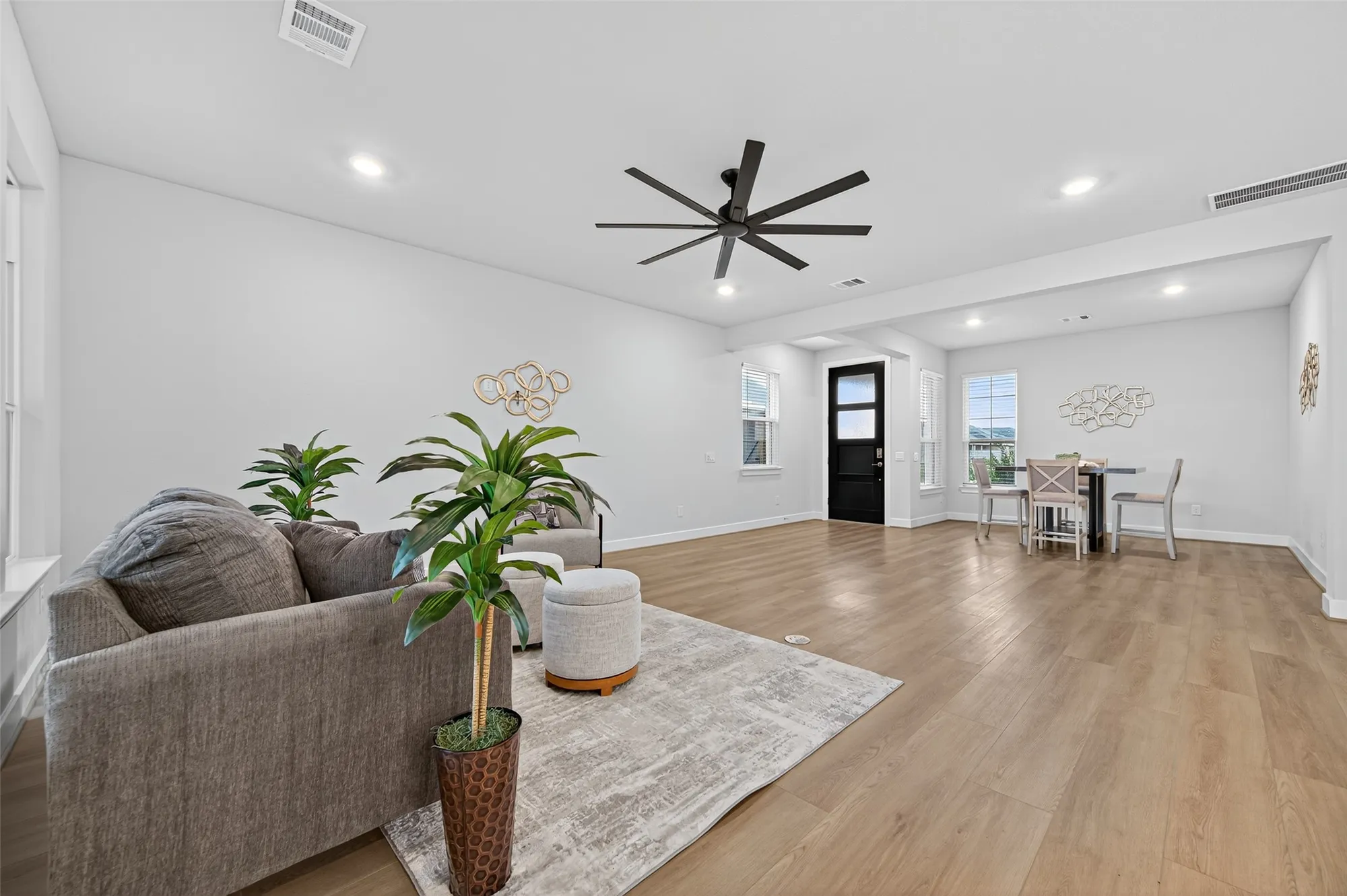 Property Slideshow image 13 of 34 | 29010 persimmon creek ct, Fulshear, TX, 77441