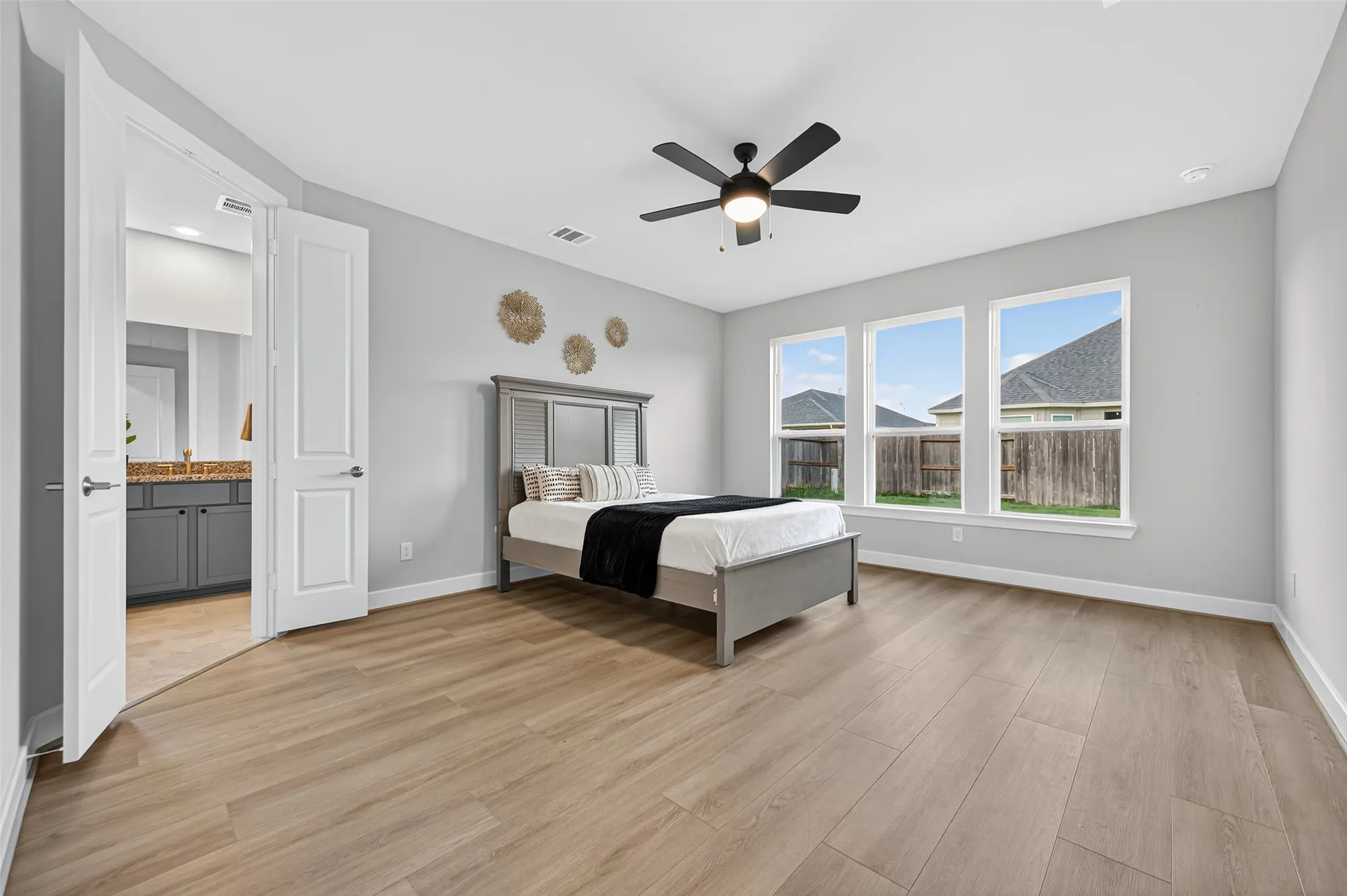 Property Slideshow image 21 of 34 | 29010 persimmon creek ct, Fulshear, TX, 77441