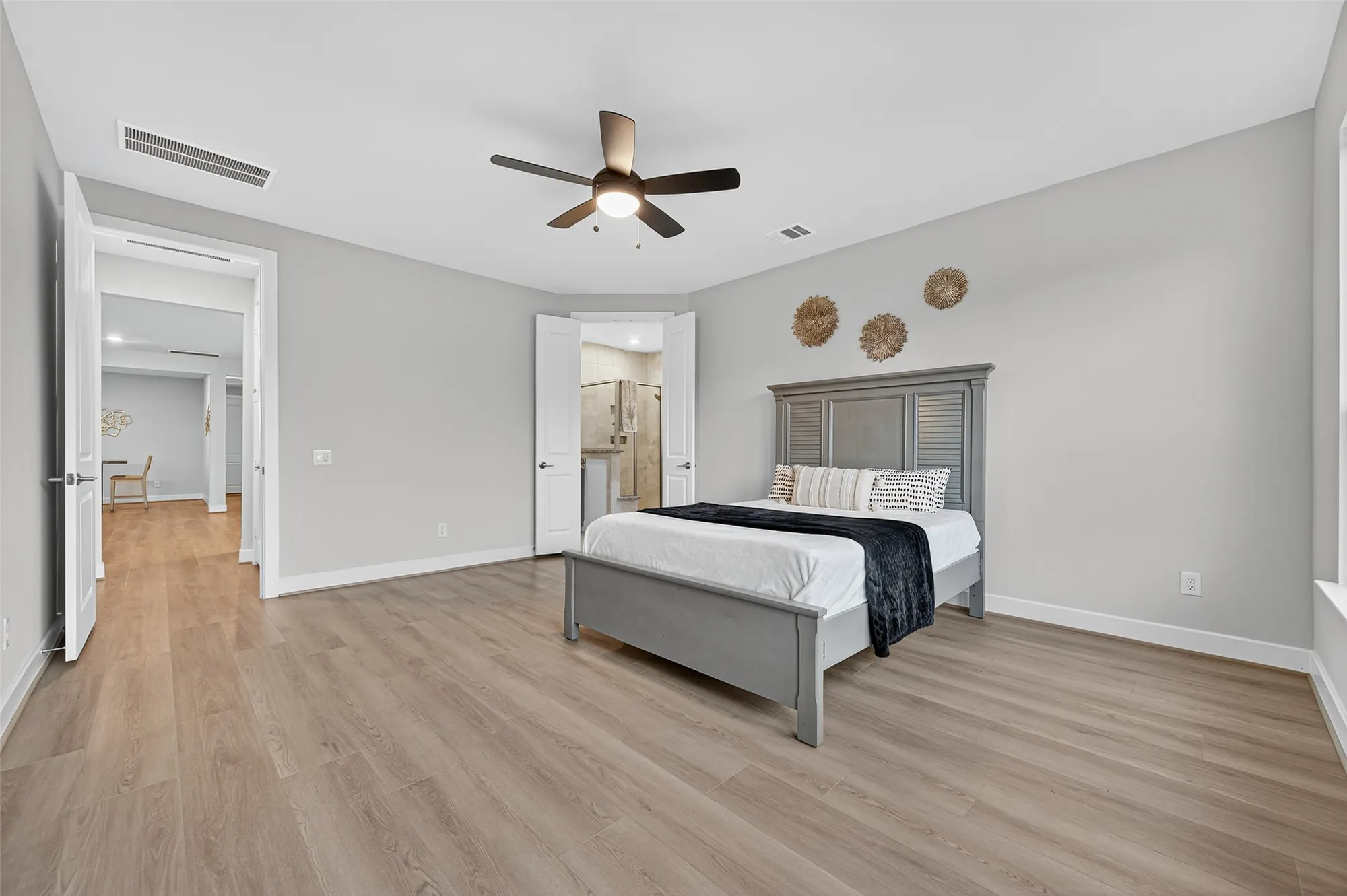 Property Slideshow image 22 of 34 | 29010 persimmon creek ct, Fulshear, TX, 77441