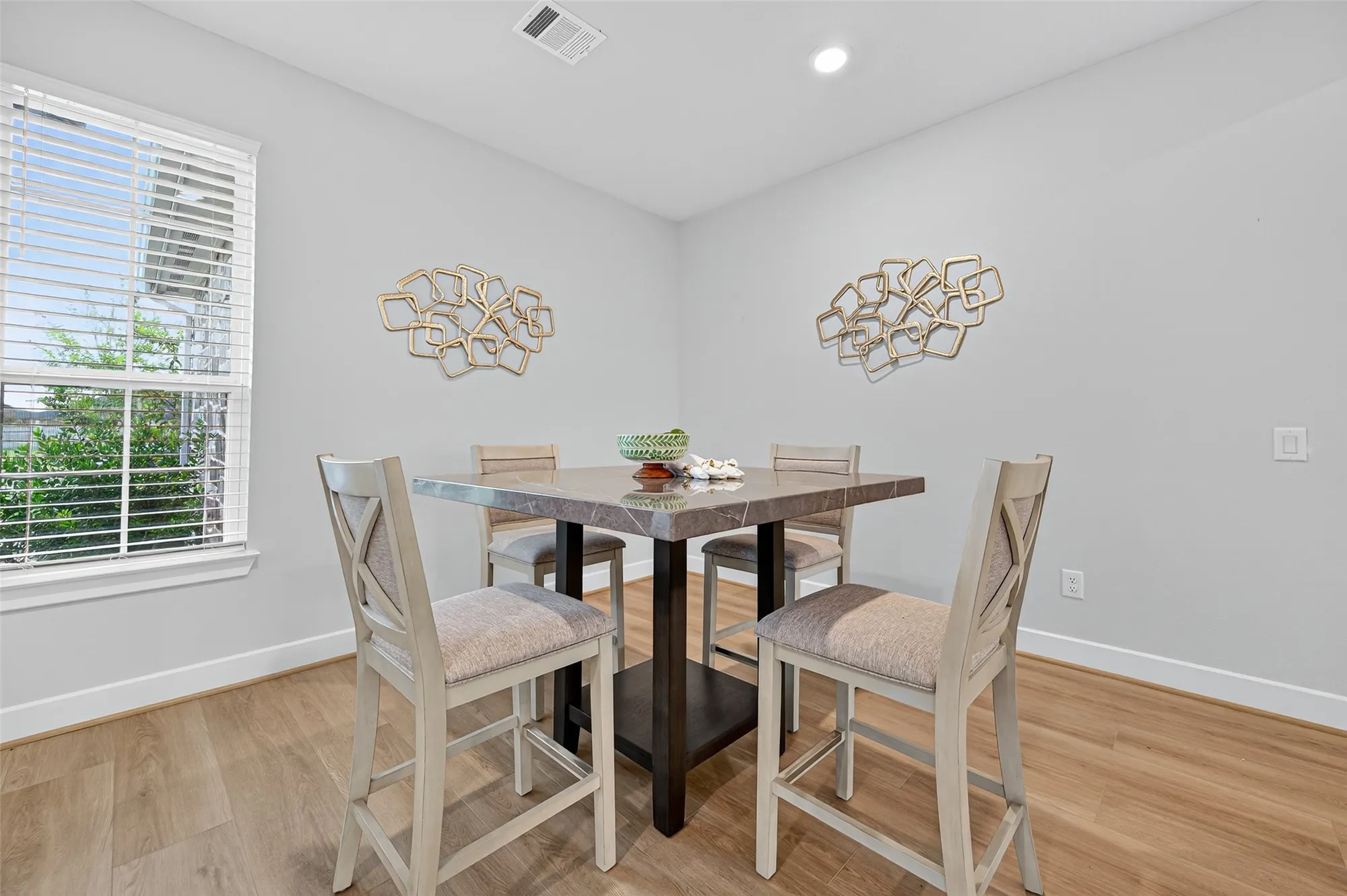 Property Slideshow image 8 of 34 | 29010 persimmon creek ct, Fulshear, TX, 77441