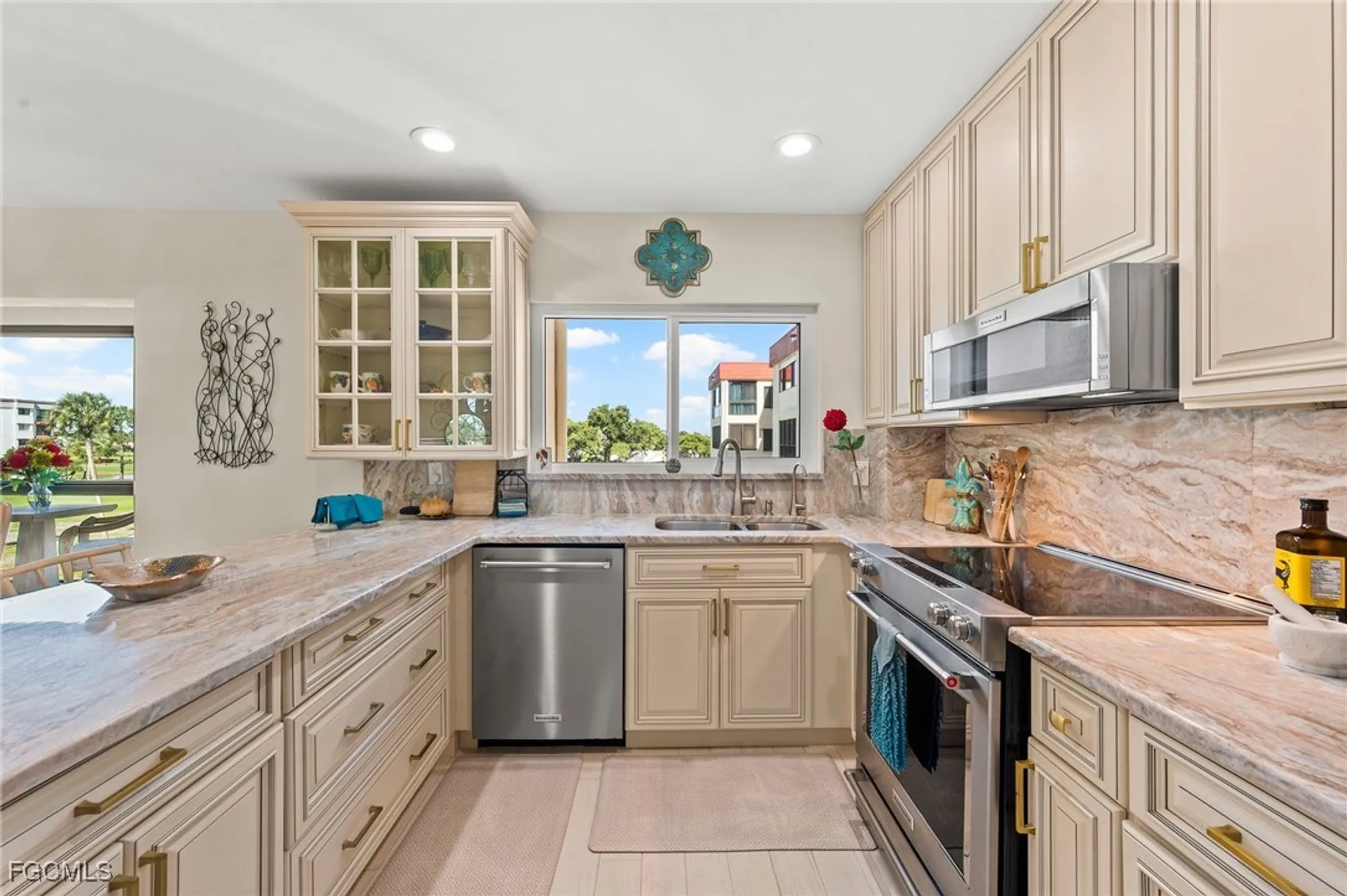 Property Slideshow image 12 of 36 | 7402 lake breeze dr apt 301, Fort Myers, FL, 33907