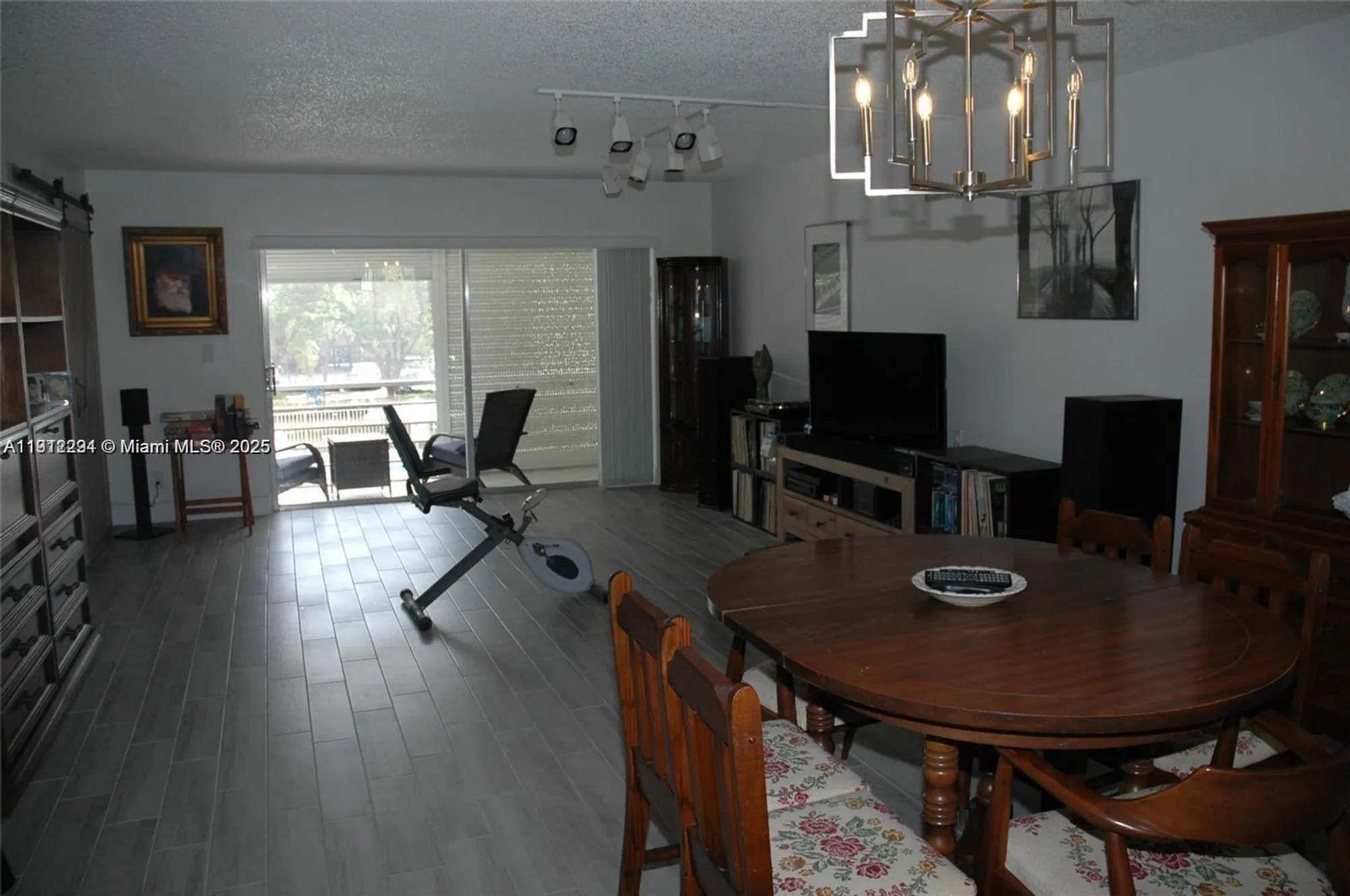 Property Slideshow image 21 of 48 | 3571 inverrary dr 201, Lauderhill, FL, 33319