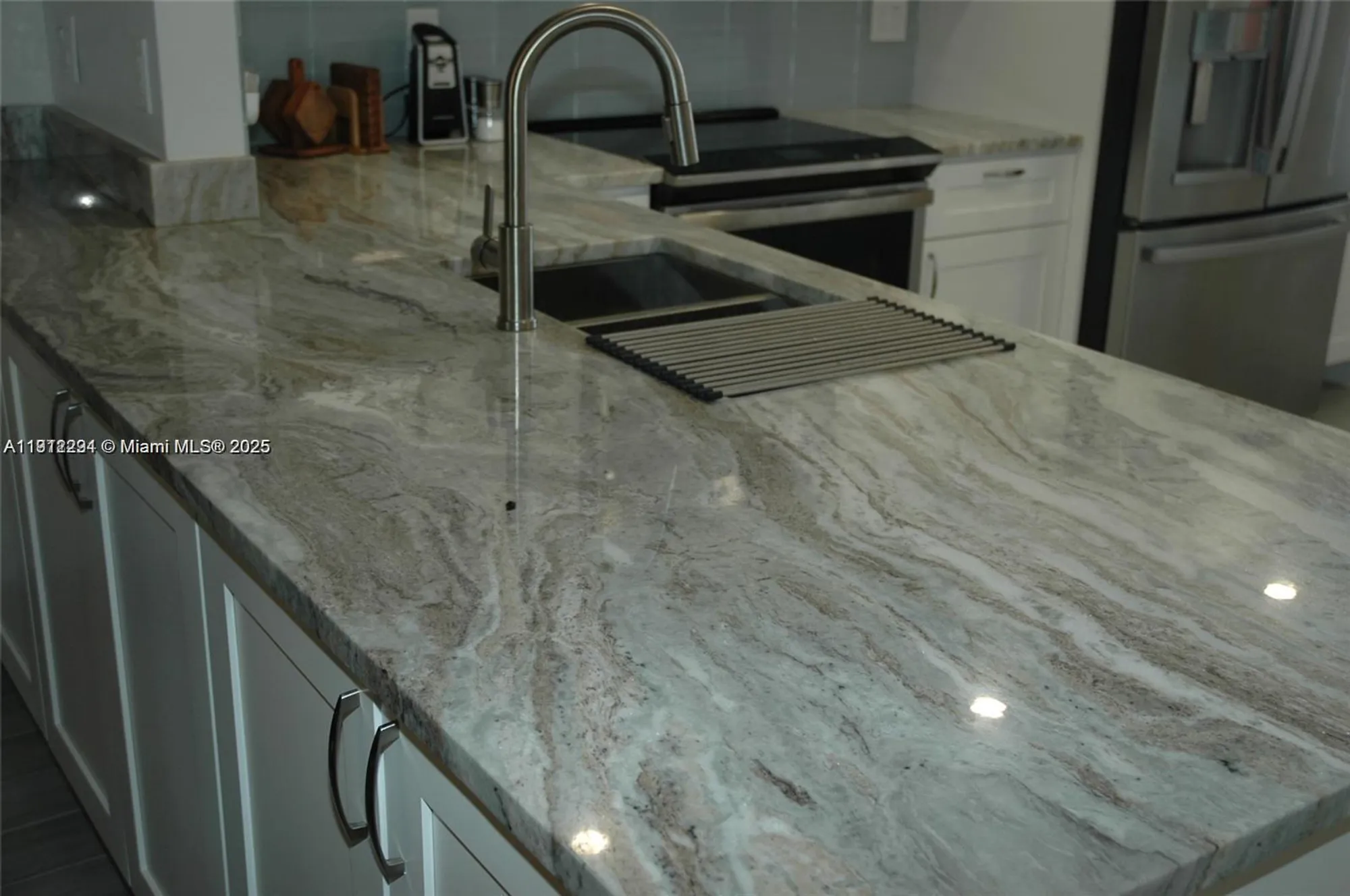 Property Slideshow image 4 of 48 | 3571 inverrary dr 201, Lauderhill, FL, 33319