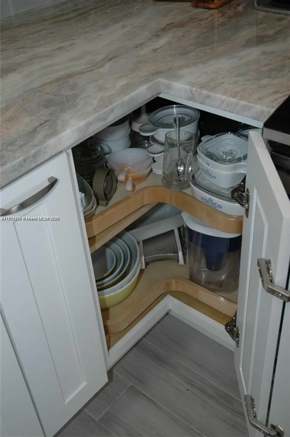 Property Slideshow image 6 of 48 | 3571 inverrary dr 201, Lauderhill, FL, 33319