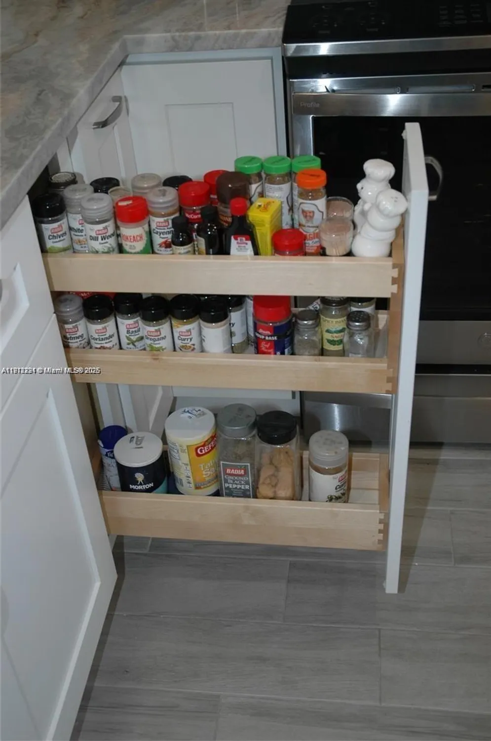 Property Slideshow image 8 of 48 | 3571 inverrary dr 201, Lauderhill, FL, 33319