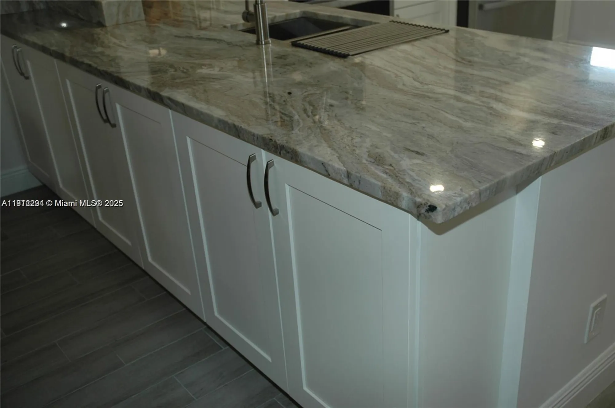 Property Slideshow image 9 of 48 | 3571 inverrary dr 201, Lauderhill, FL, 33319