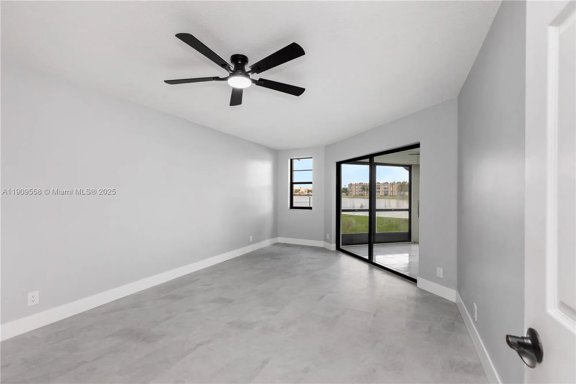 Property Slideshow image 14 of 38 | 7408 fairfax dr 108, Tamarac, FL, 33321