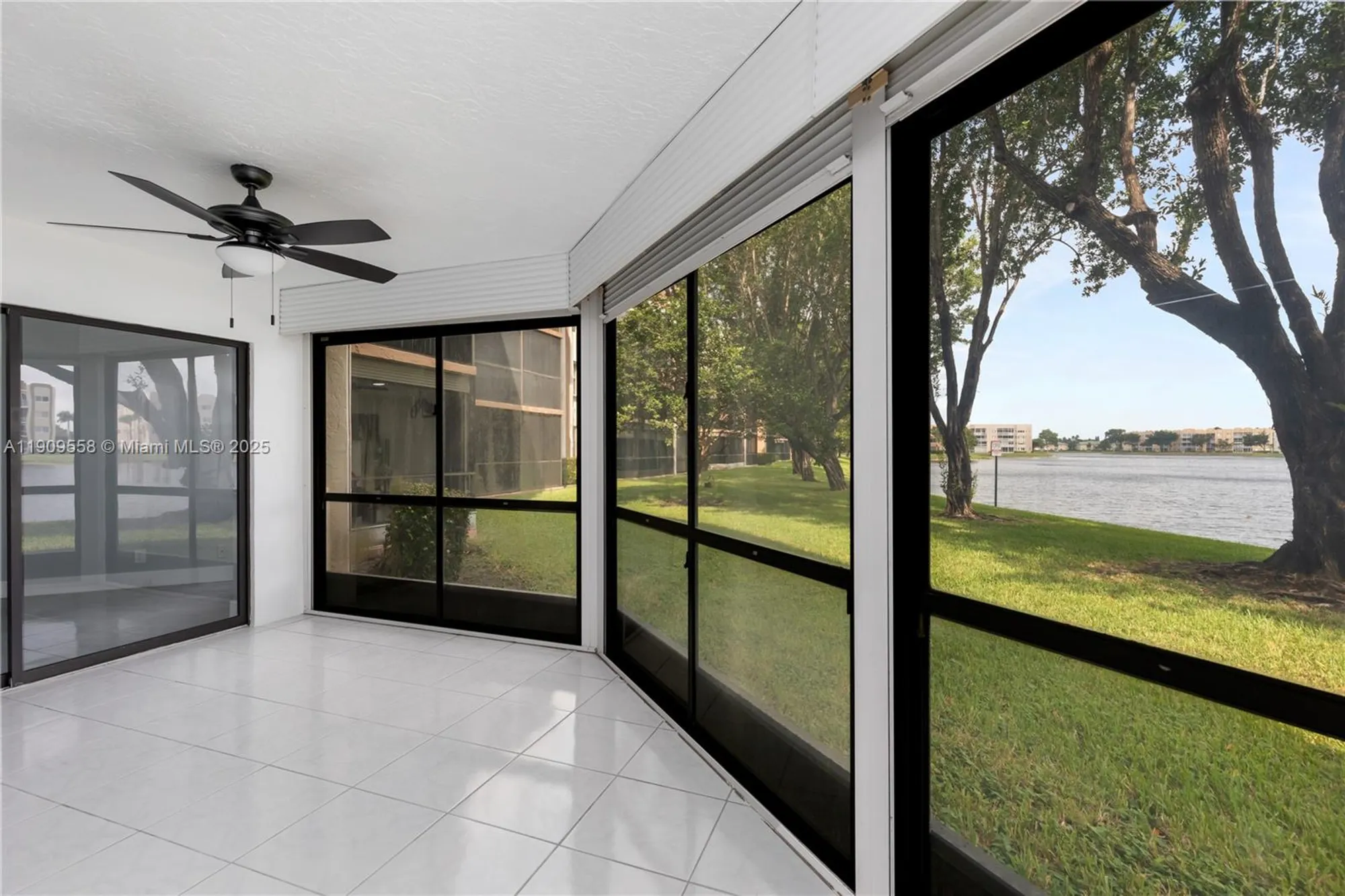 Property Slideshow image 18 of 38 | 7408 fairfax dr 108, Tamarac, FL, 33321