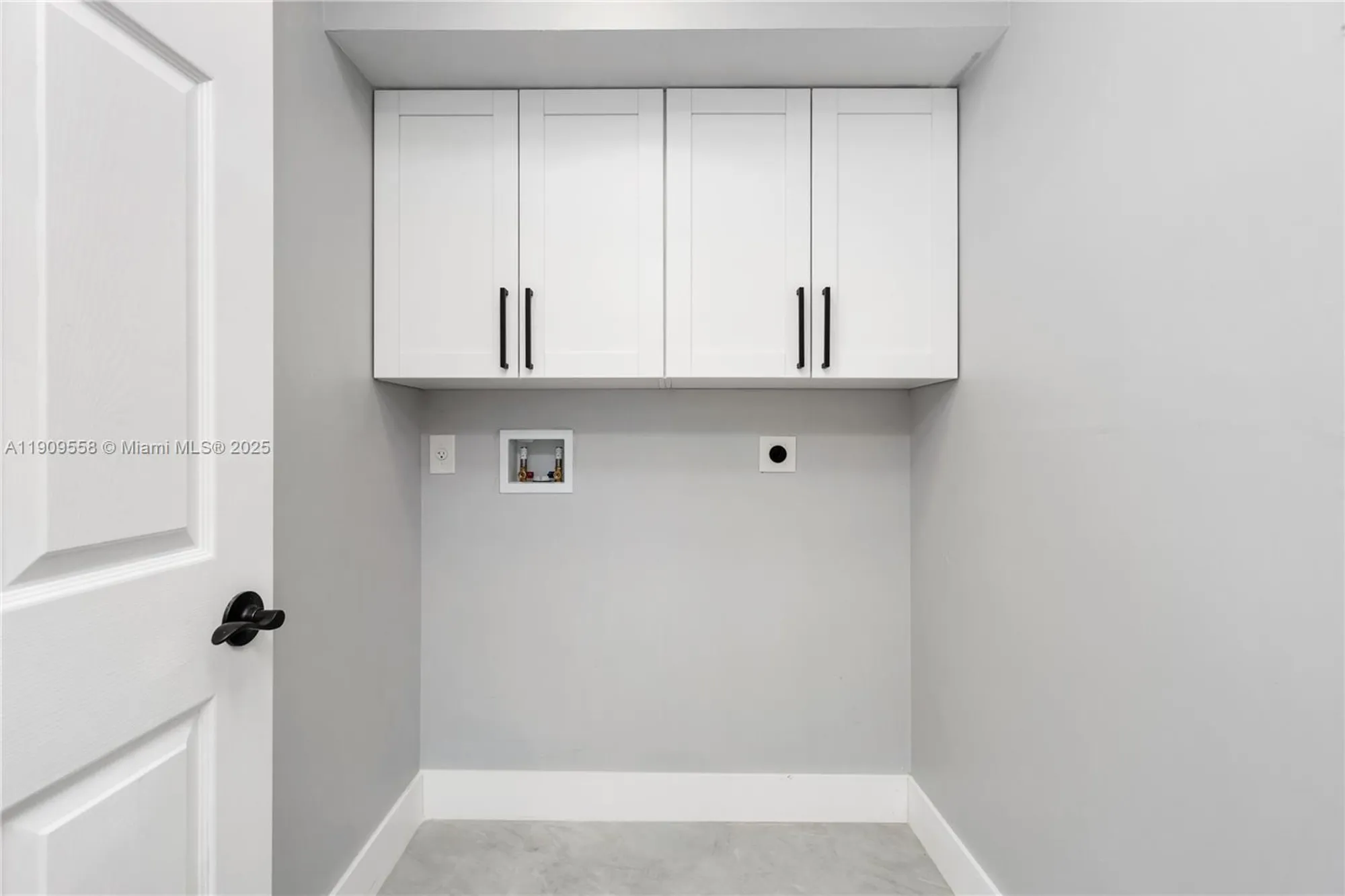 Property Slideshow image 13 of 38 | 7408 fairfax dr 108, Tamarac, FL, 33321