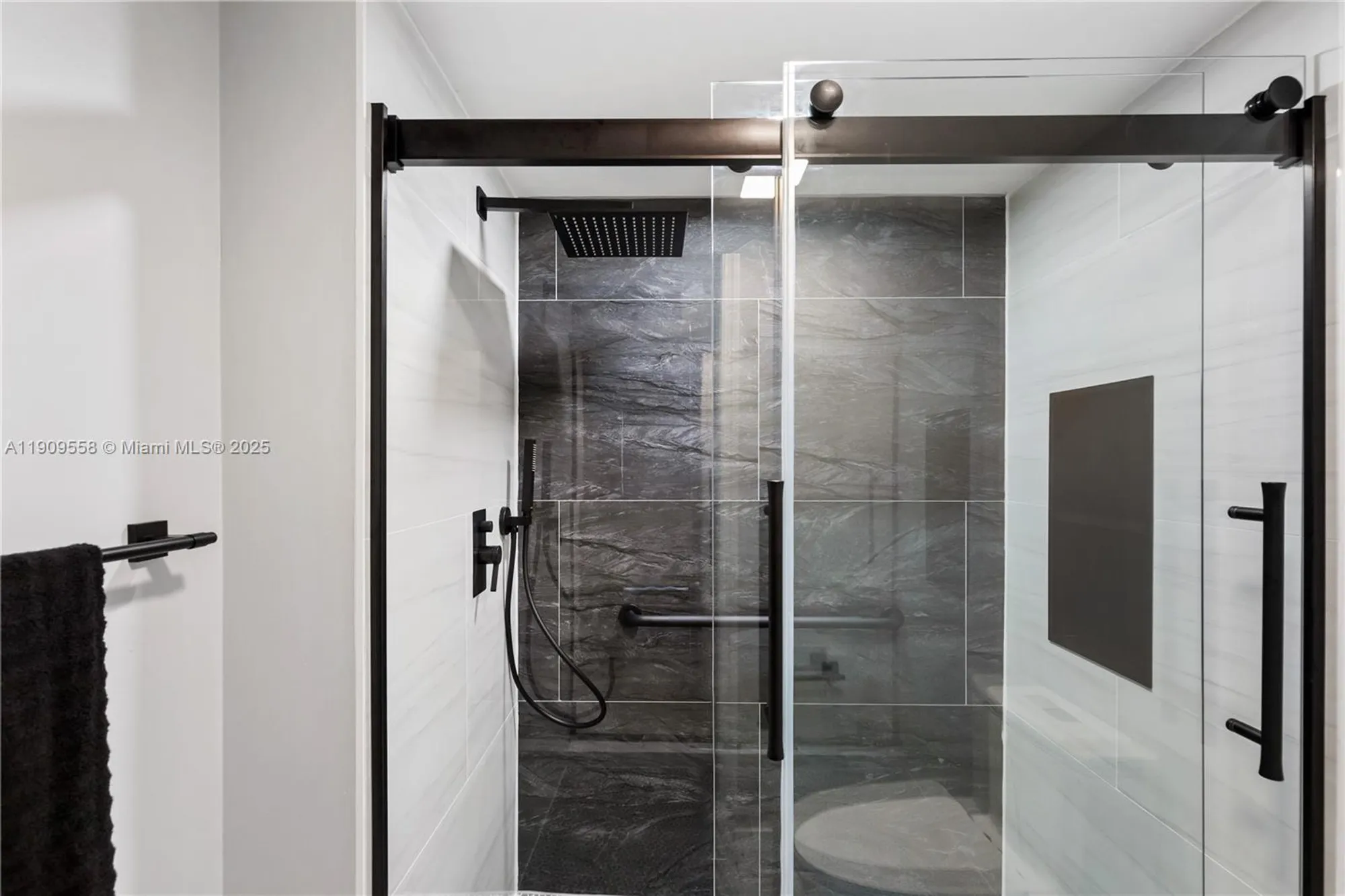 Property Slideshow image 23 of 38 | 7408 fairfax dr 108, Tamarac, FL, 33321