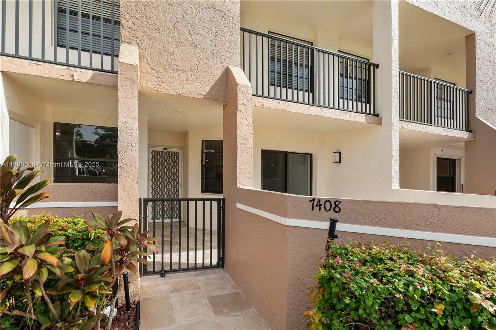 Property Slideshow image 30 of 38 | 7408 fairfax dr 108, Tamarac, FL, 33321