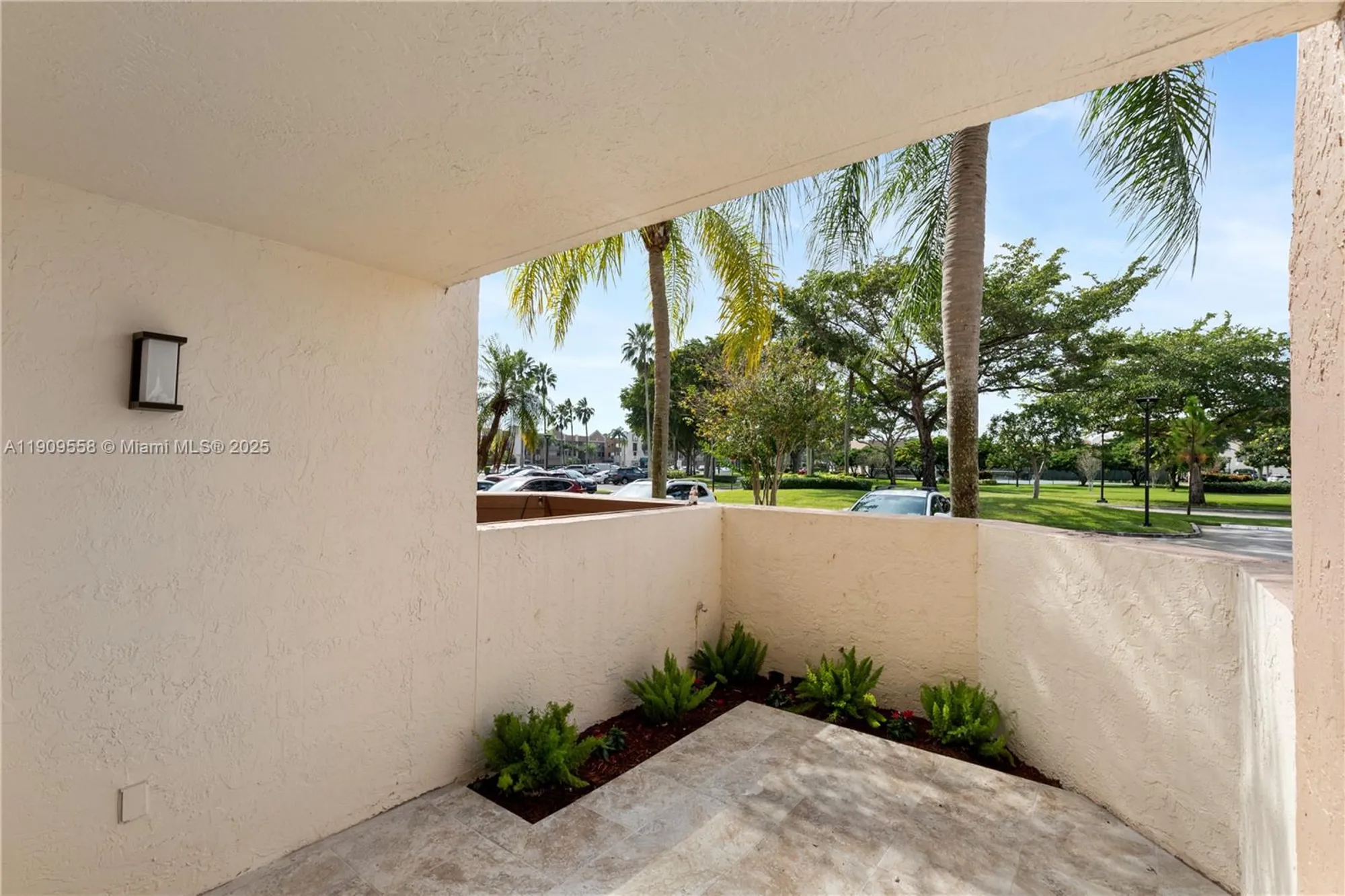 Property Slideshow image 33 of 38 | 7408 fairfax dr 108, Tamarac, FL, 33321