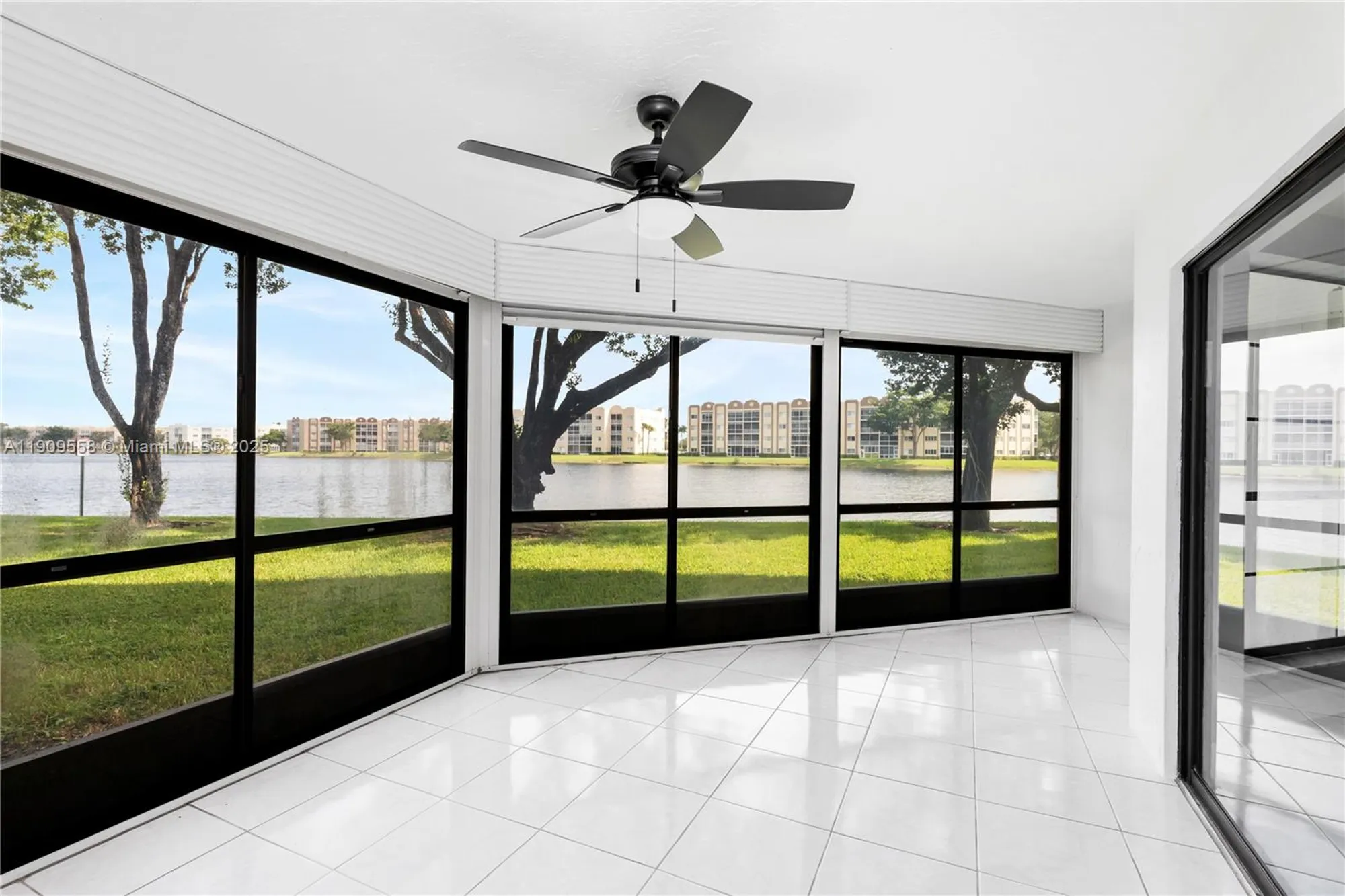 Property Slideshow image 8 of 38 | 7408 fairfax dr 108, Tamarac, FL, 33321