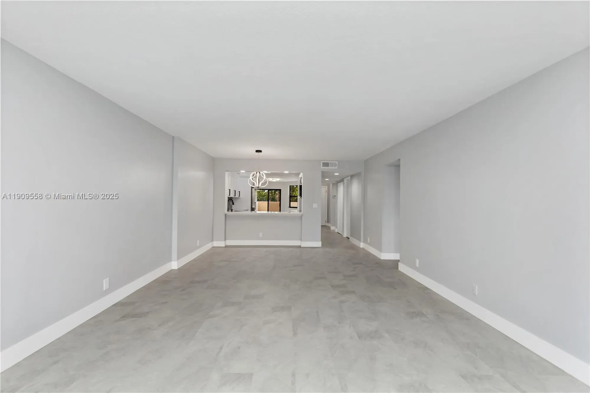Property Slideshow image 9 of 38 | 7408 fairfax dr 108, Tamarac, FL, 33321