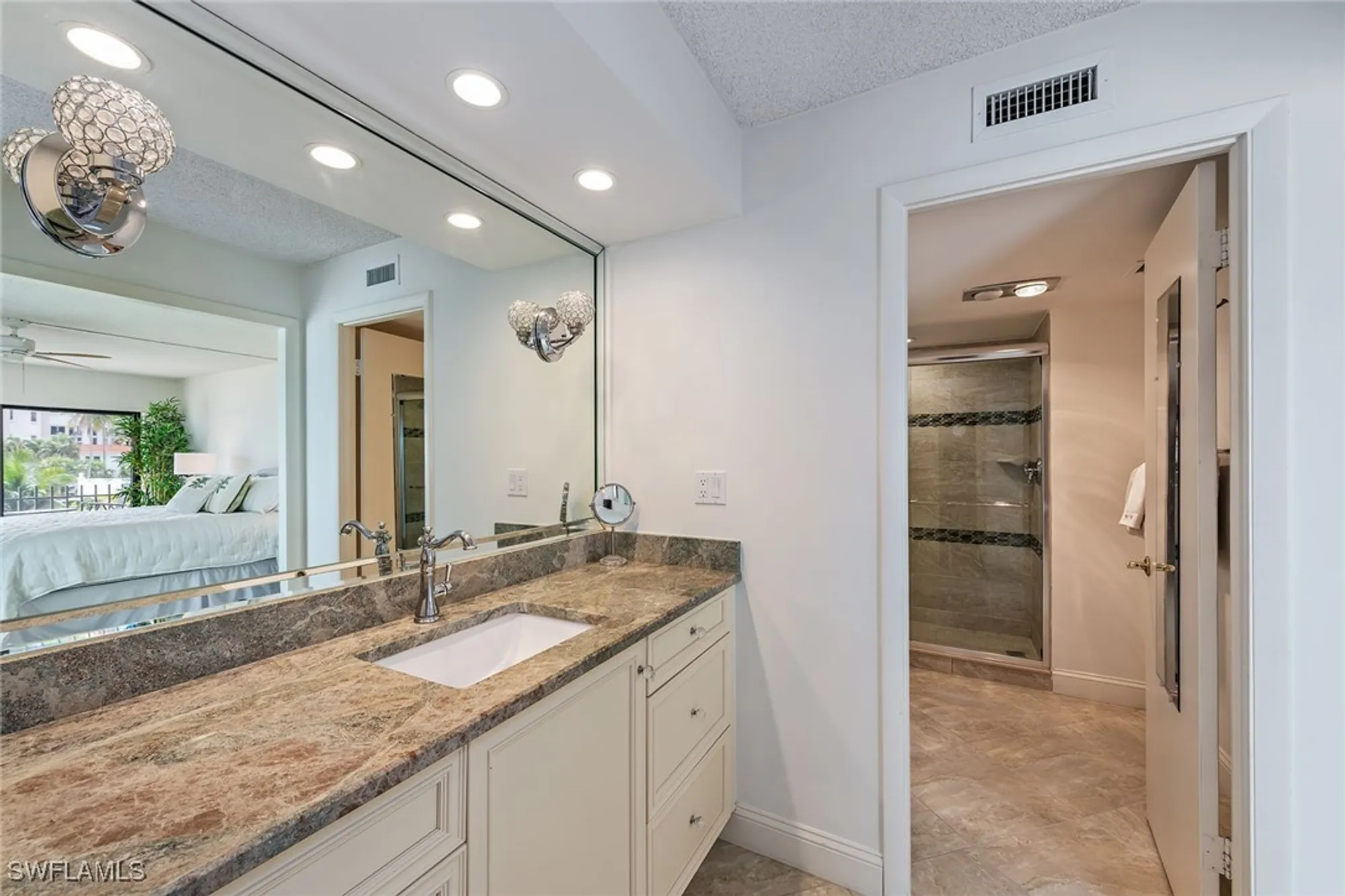 Property Slideshow image 14 of 31 | 3399 gulf shore blvd 309, Naples, FL, 34103