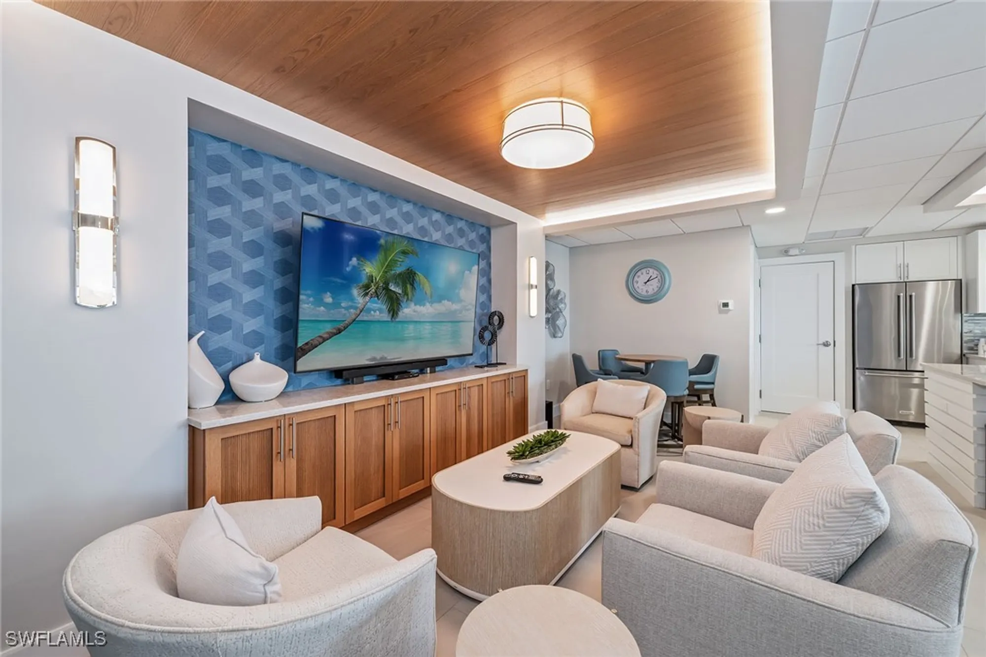 Property Slideshow image 24 of 31 | 3399 gulf shore blvd 309, Naples, FL, 34103