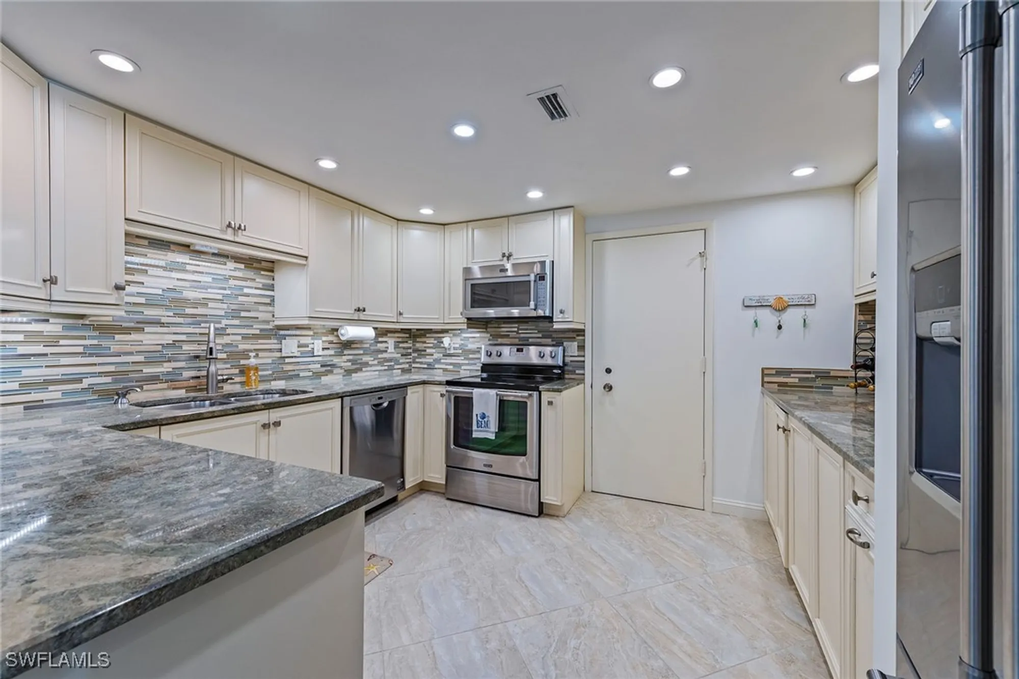 Property Slideshow image 9 of 31 | 3399 gulf shore blvd 309, Naples, FL, 34103