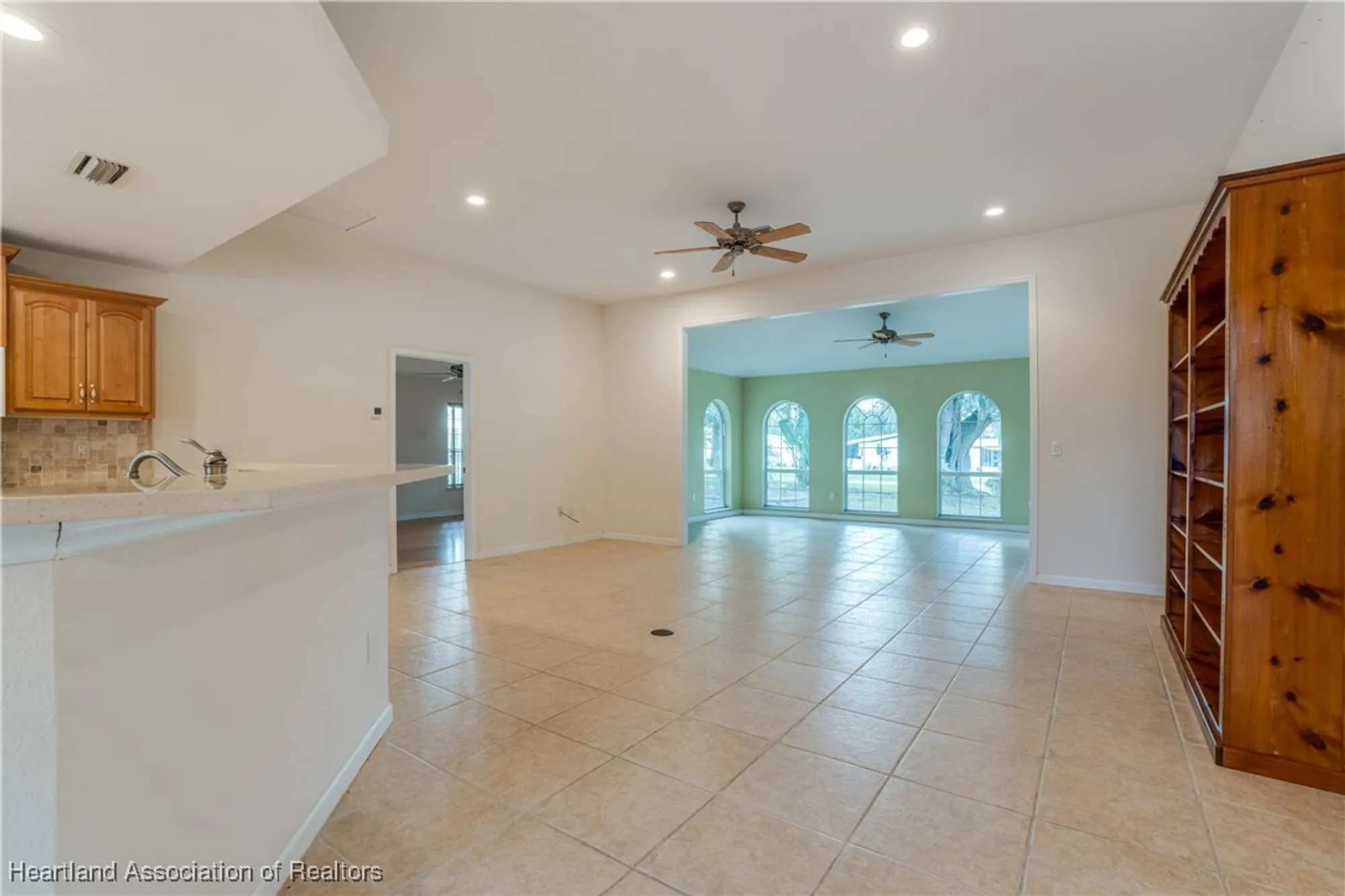 Property Slideshow image 18 of 22 | 3002 oakhill dr, Avon Park, FL, 33825