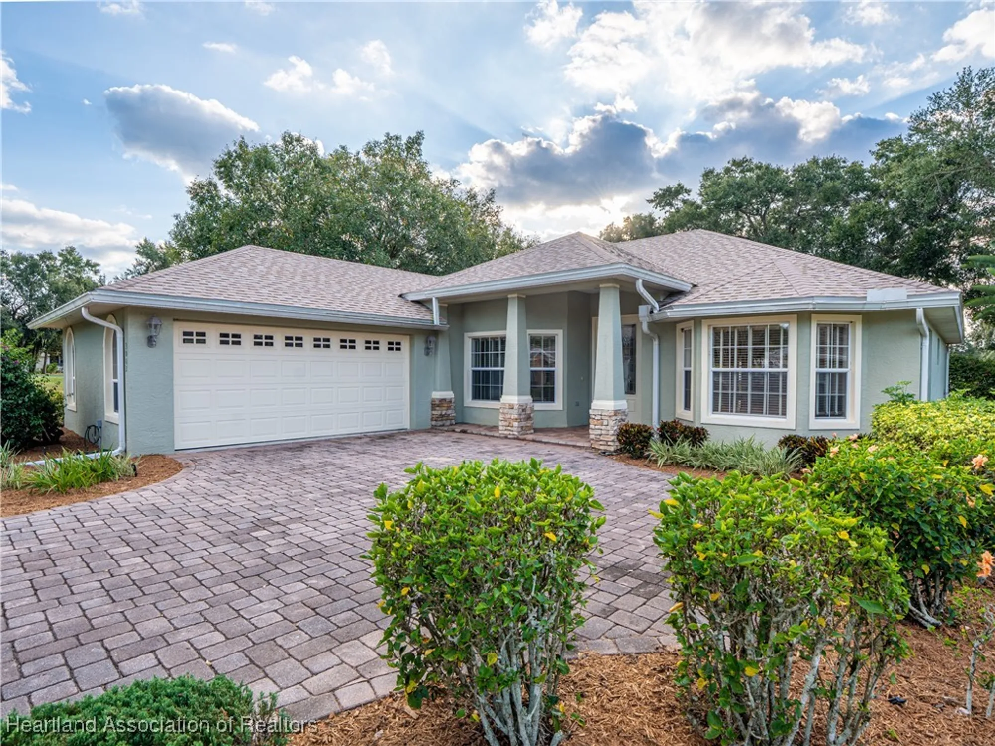 Property Slideshow image 1 of 22 | 3002 oakhill dr, Avon Park, FL, 33825