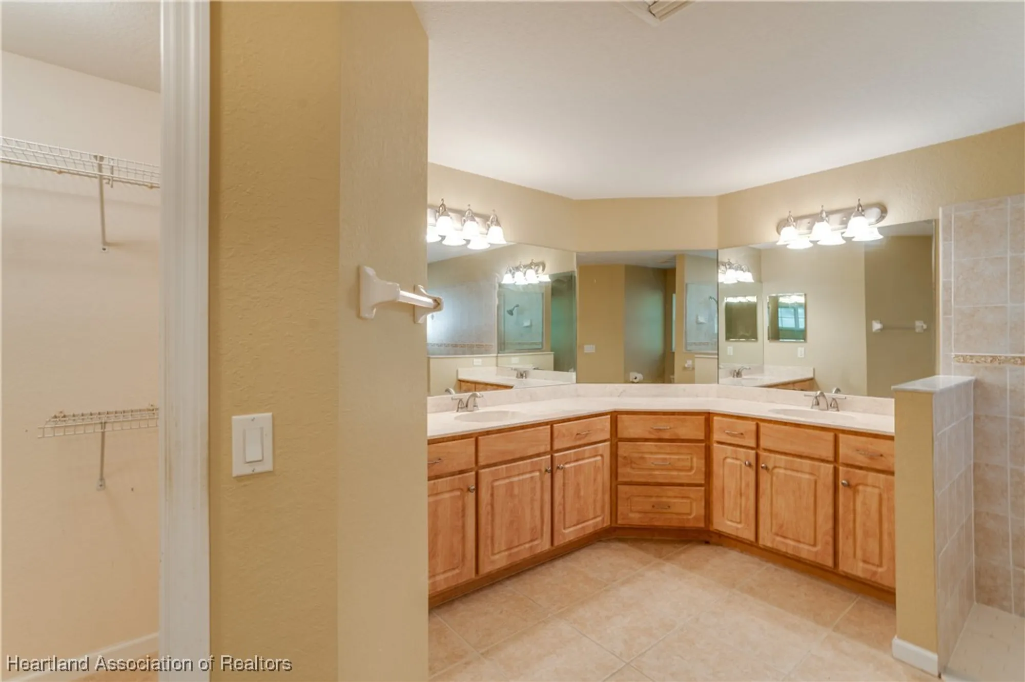 Property Slideshow image 10 of 22 | 3002 oakhill dr, Avon Park, FL, 33825