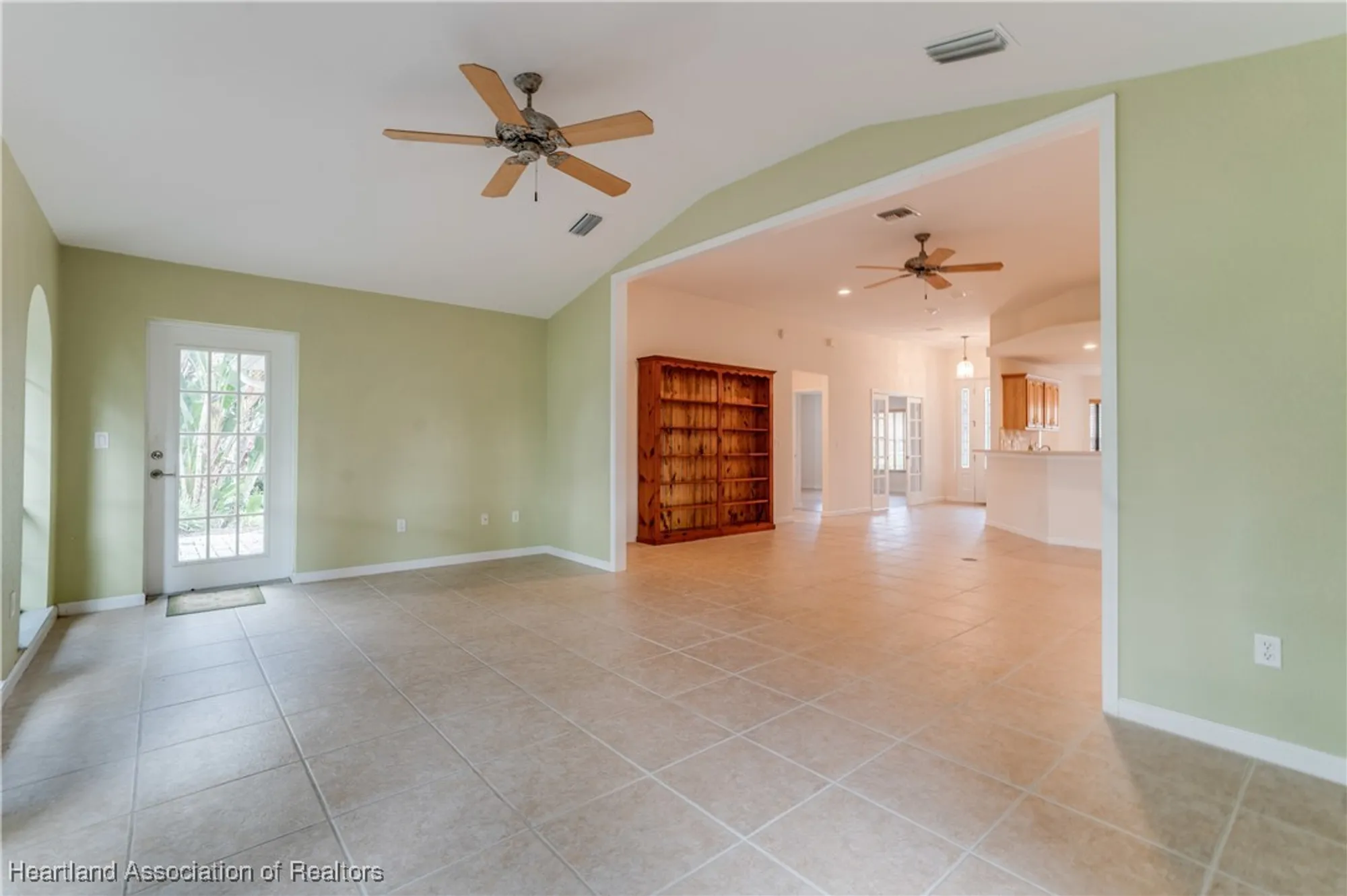 Property Slideshow image 7 of 22 | 3002 oakhill dr, Avon Park, FL, 33825
