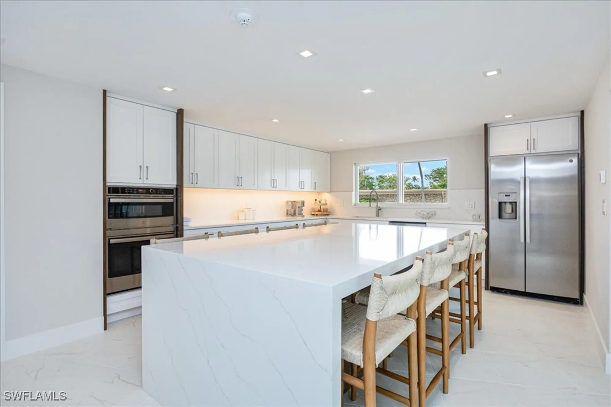 Property Slideshow image 17 of 24 | 3410 gulf shore blvd 302, Naples, FL, 34103