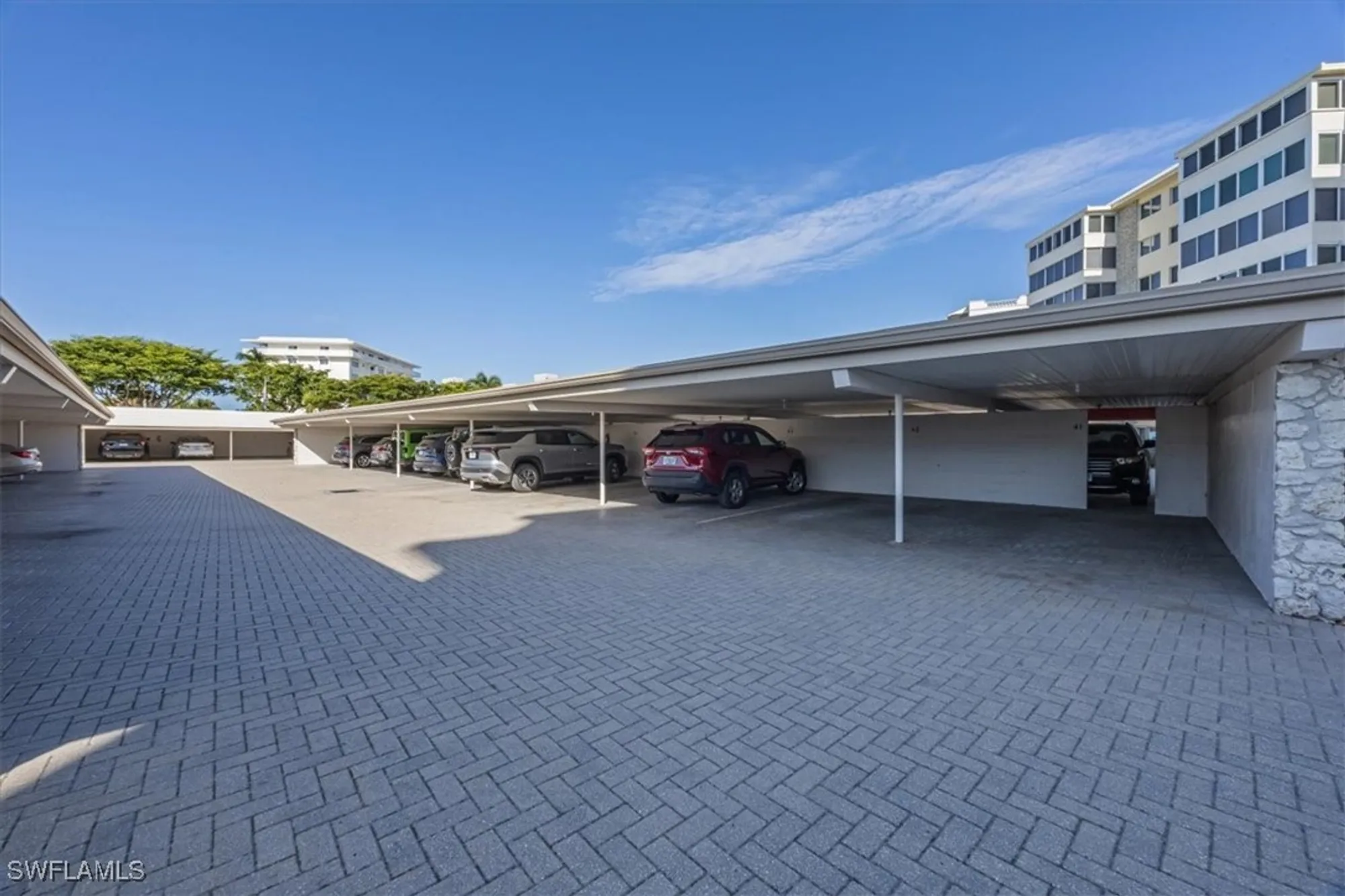 Property Slideshow image 13 of 24 | 3410 gulf shore blvd 302, Naples, FL, 34103