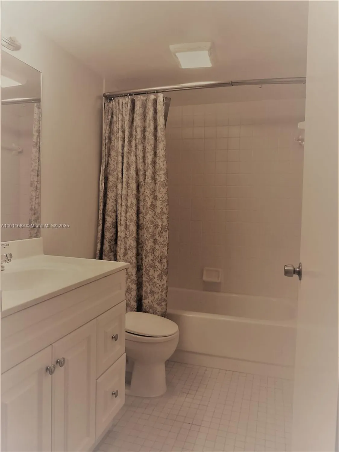 Property Slideshow image 8 of 19 | 1151 sw 128th ter 312d, Pembroke Pines, FL, 33027