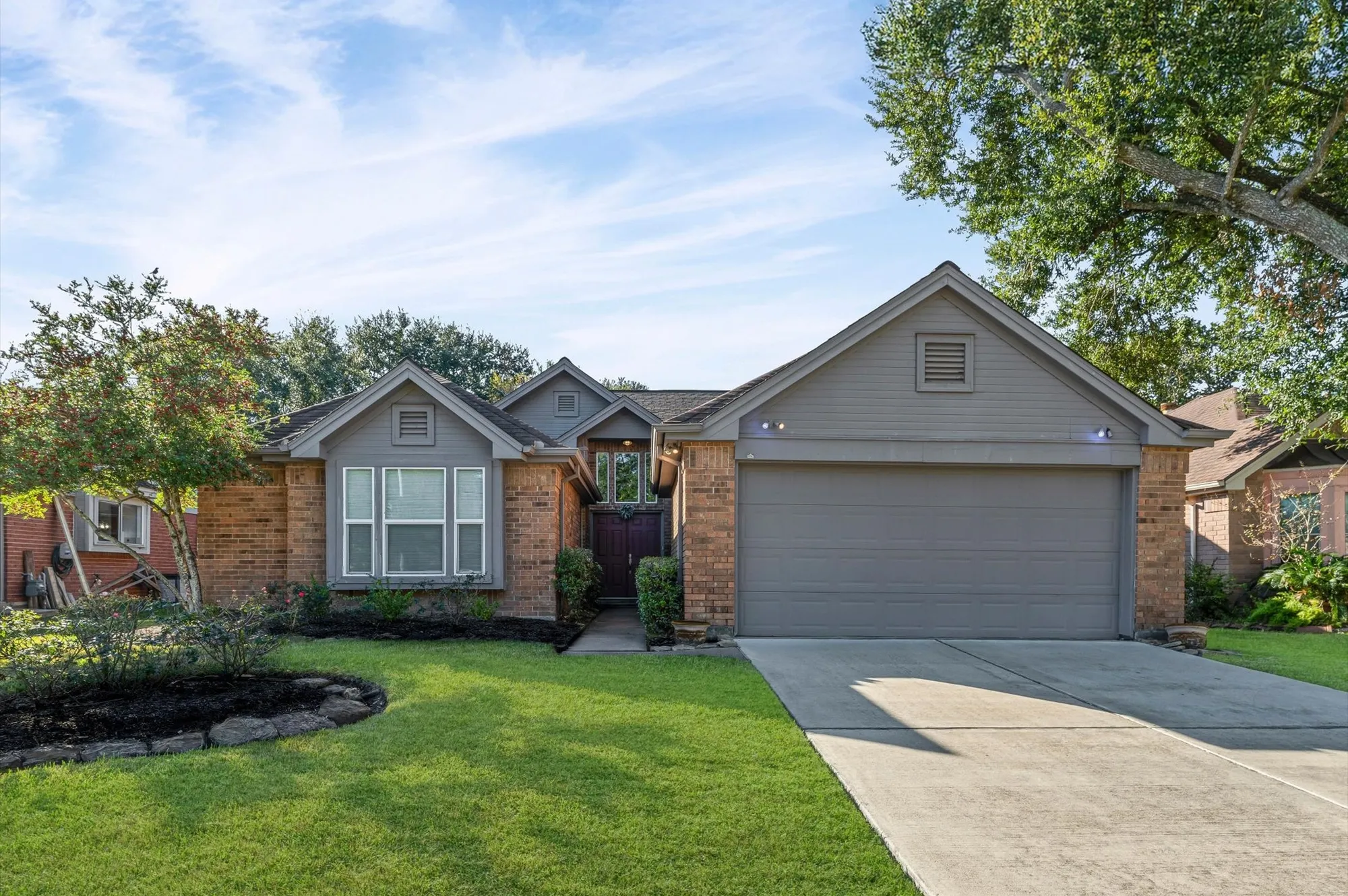 Property Slideshow image 1 of 33 | 818 maple branch ln, Pearland, TX, 77584