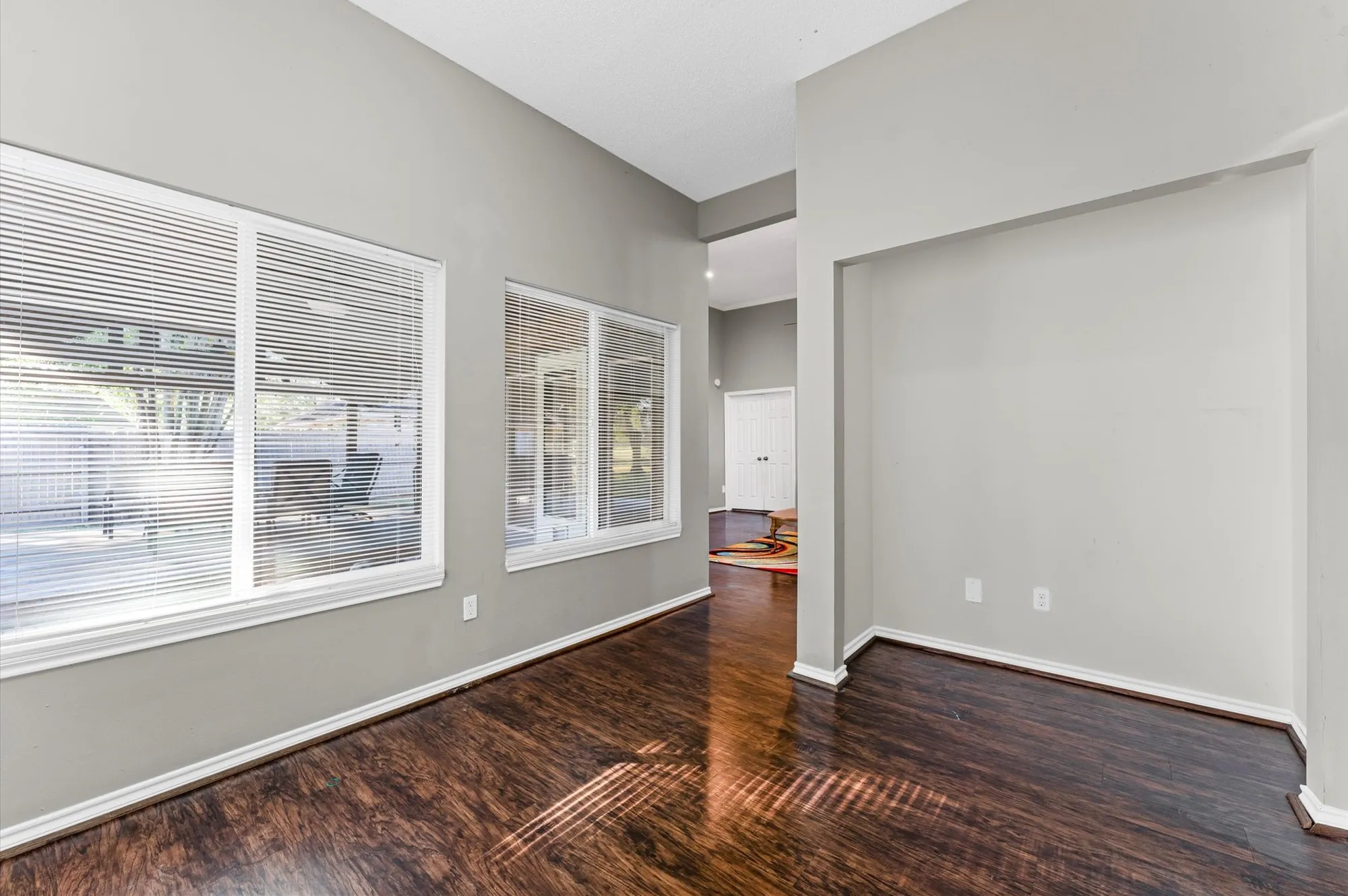 Property Slideshow image 11 of 33 | 818 maple branch ln, Pearland, TX, 77584