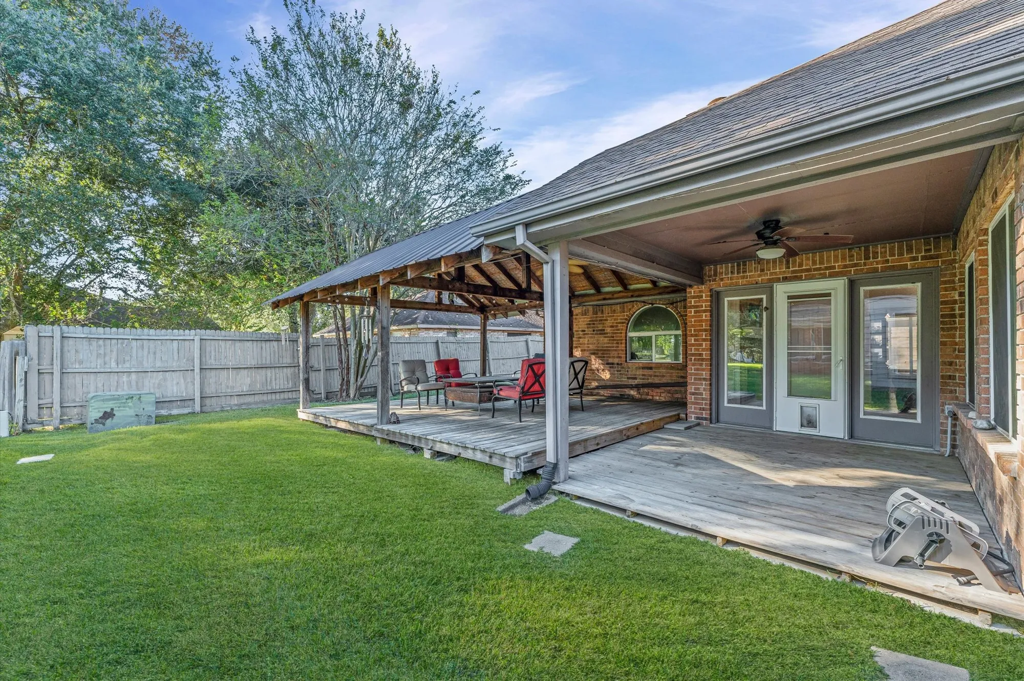 Property Slideshow image 26 of 33 | 818 maple branch ln, Pearland, TX, 77584