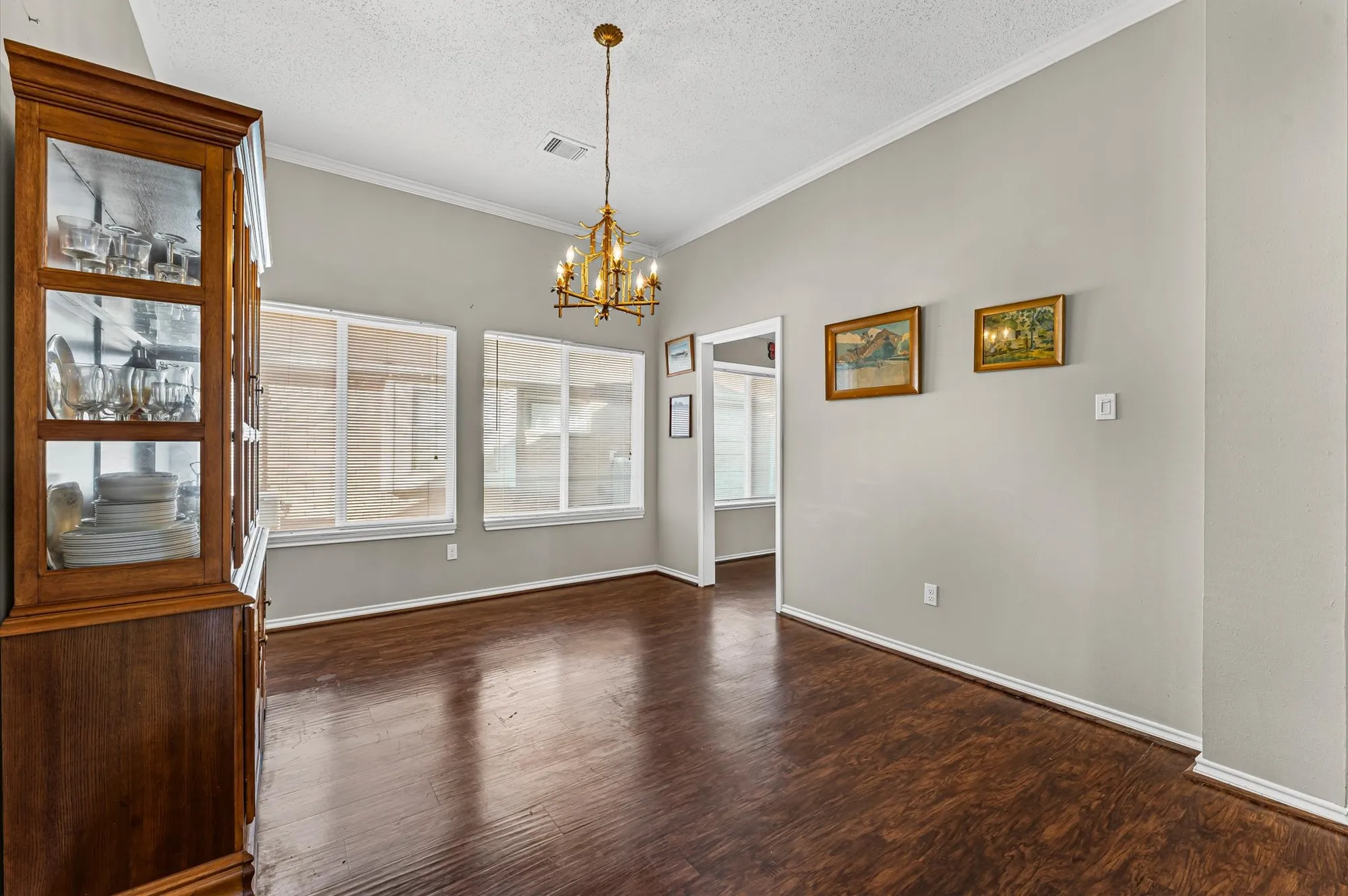 Property Slideshow image 6 of 33 | 818 maple branch ln, Pearland, TX, 77584