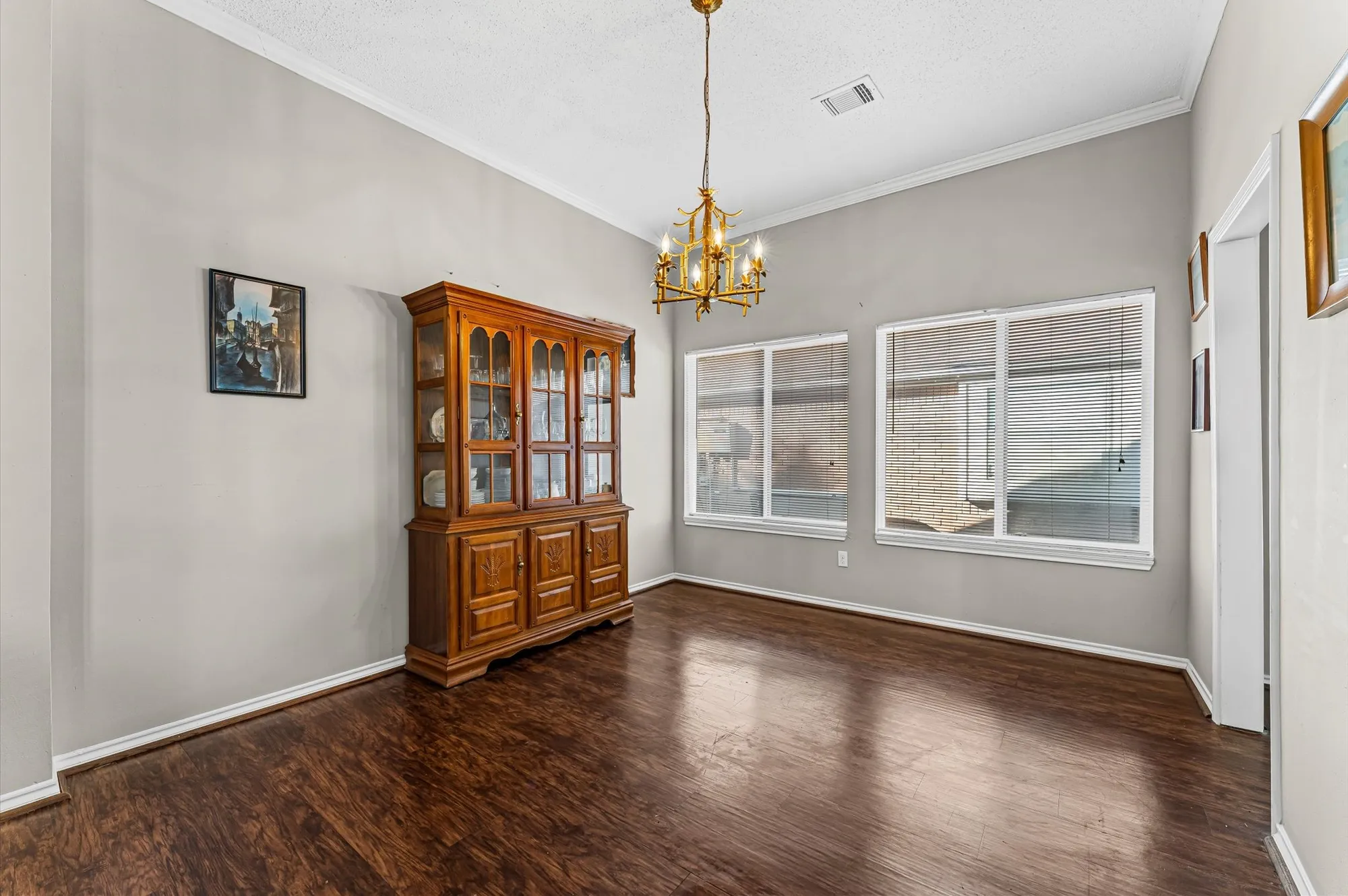 Property Slideshow image 7 of 33 | 818 maple branch ln, Pearland, TX, 77584