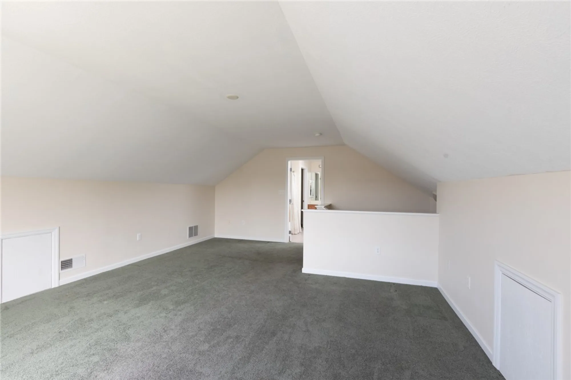 Property Slideshow image 16 of 29 | 1153 cobblestone ln, Valencia, PA, 16059