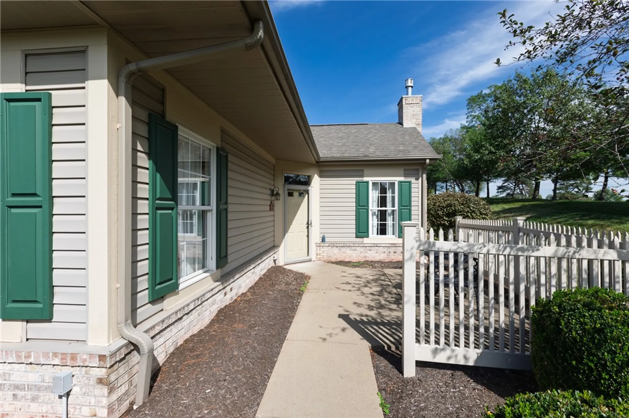 Property Slideshow image 21 of 29 | 1153 cobblestone ln, Valencia, PA, 16059