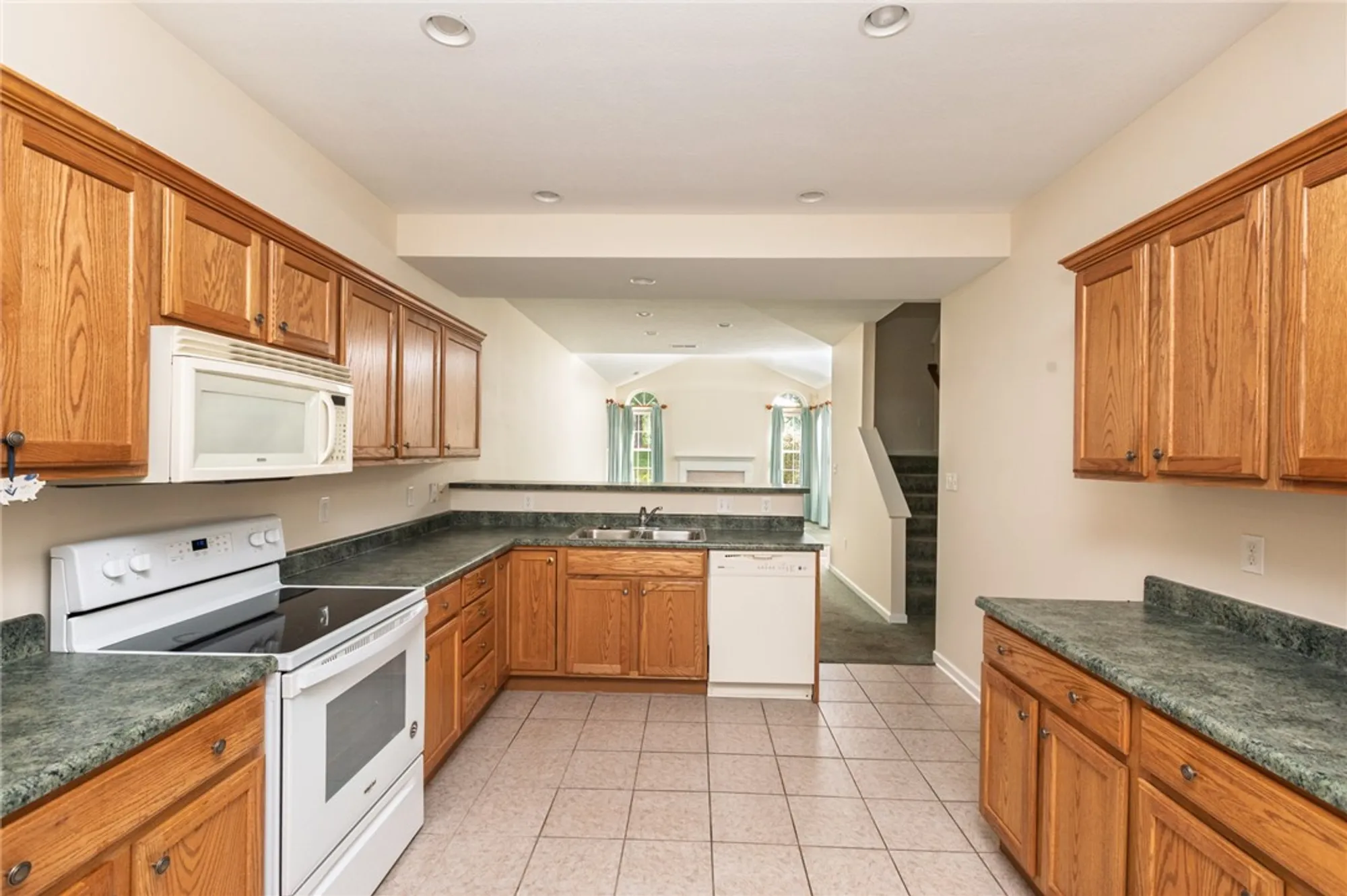 Property Slideshow image 4 of 29 | 1153 cobblestone ln, Valencia, PA, 16059