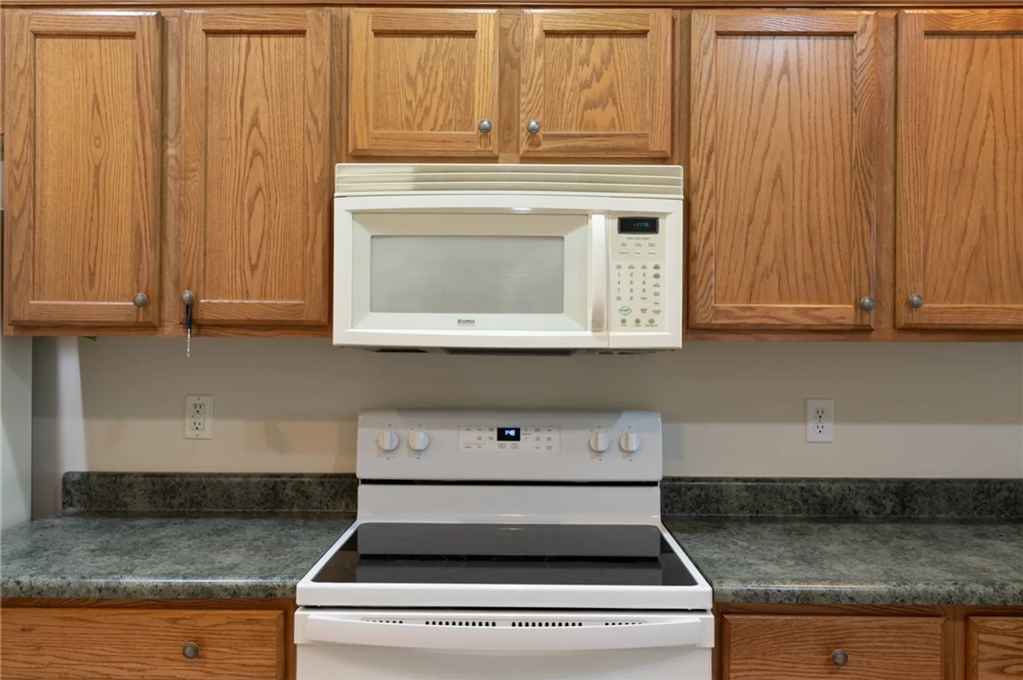 Property Slideshow image 5 of 29 | 1153 cobblestone ln, Valencia, PA, 16059