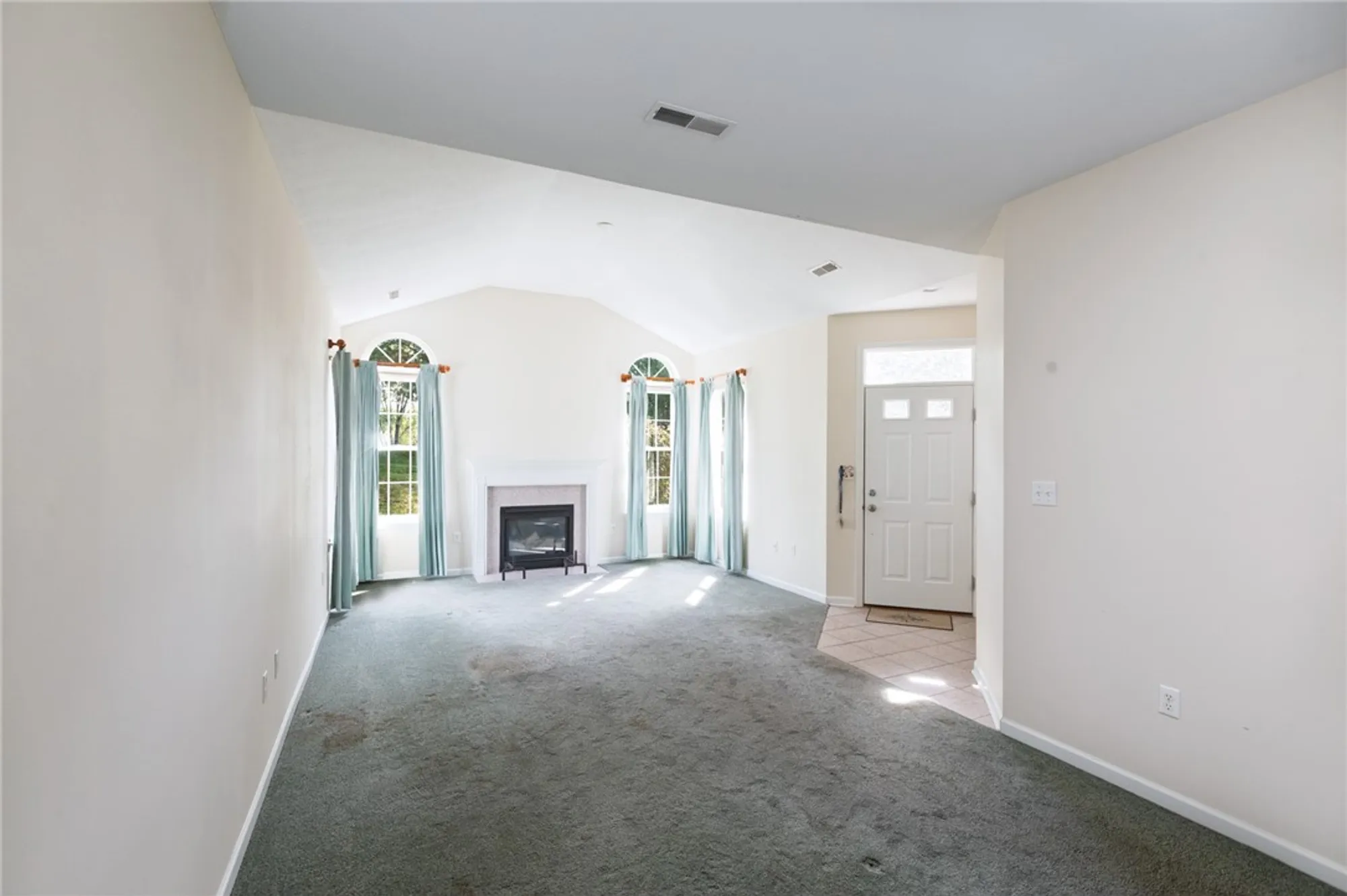 Property Slideshow image 7 of 29 | 1153 cobblestone ln, Valencia, PA, 16059