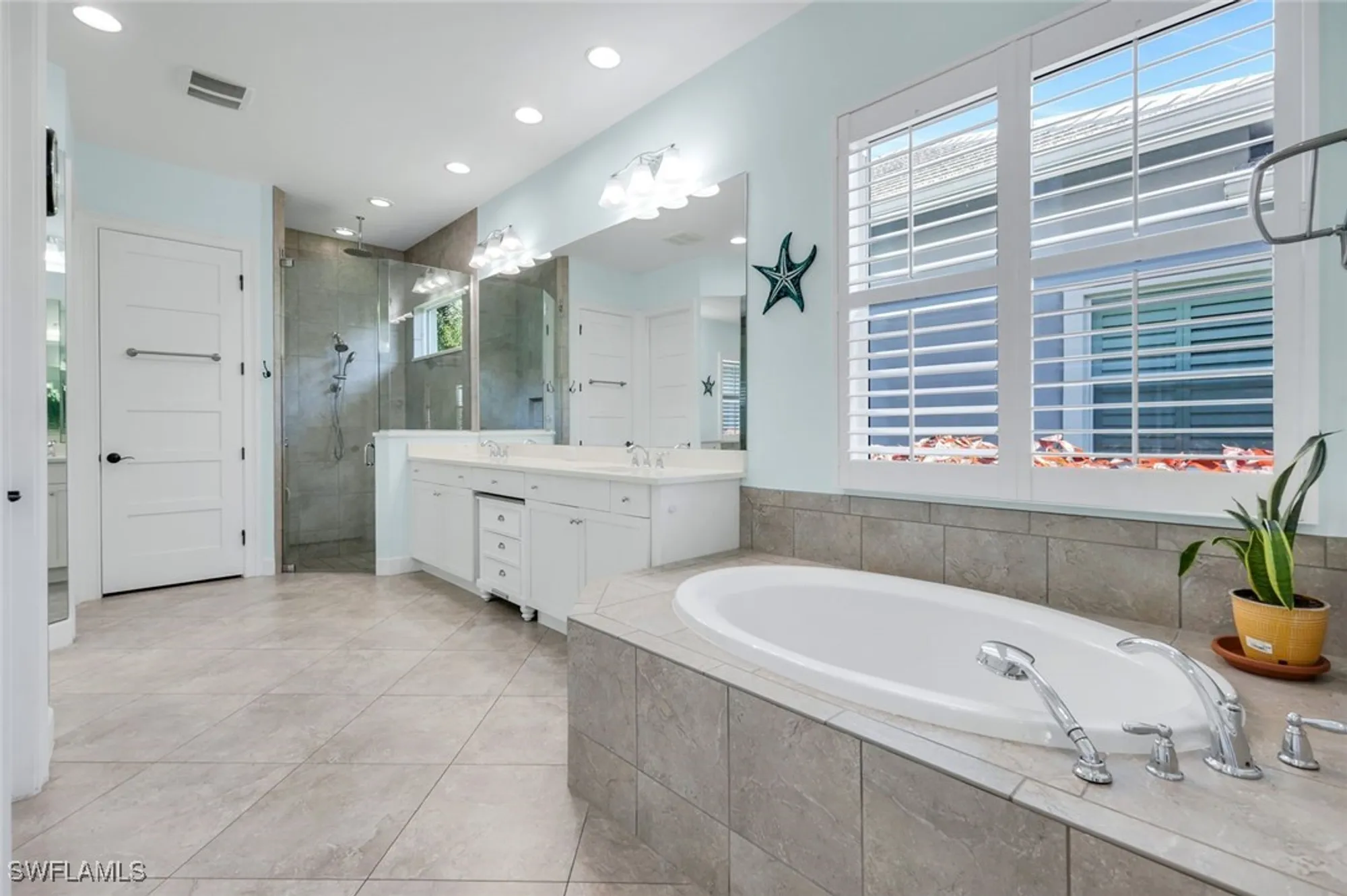 Property Slideshow image 18 of 38 | 4964 andros dr, Naples, FL, 34113