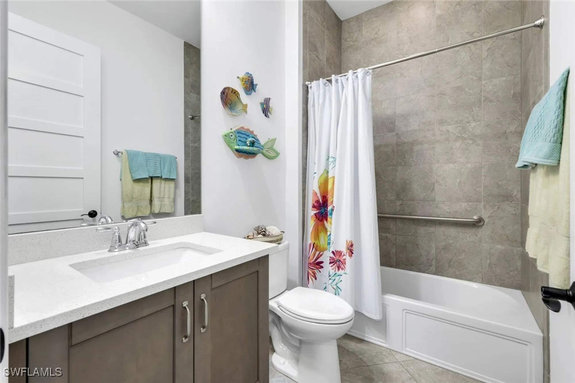 Property Slideshow image 21 of 38 | 4964 andros dr, Naples, FL, 34113