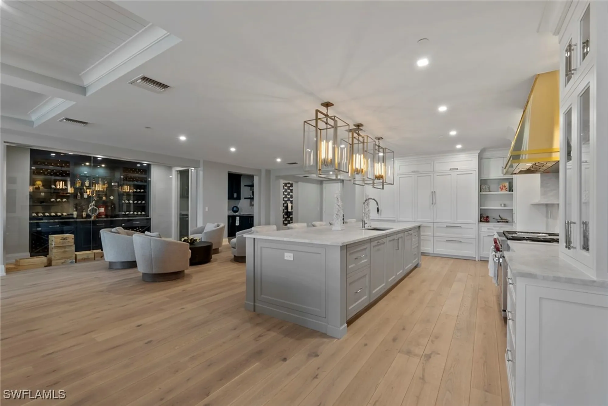 Property Slideshow image 11 of 40 | 1820 gulf shore blvd n # 302-303, Naples, FL, 34102