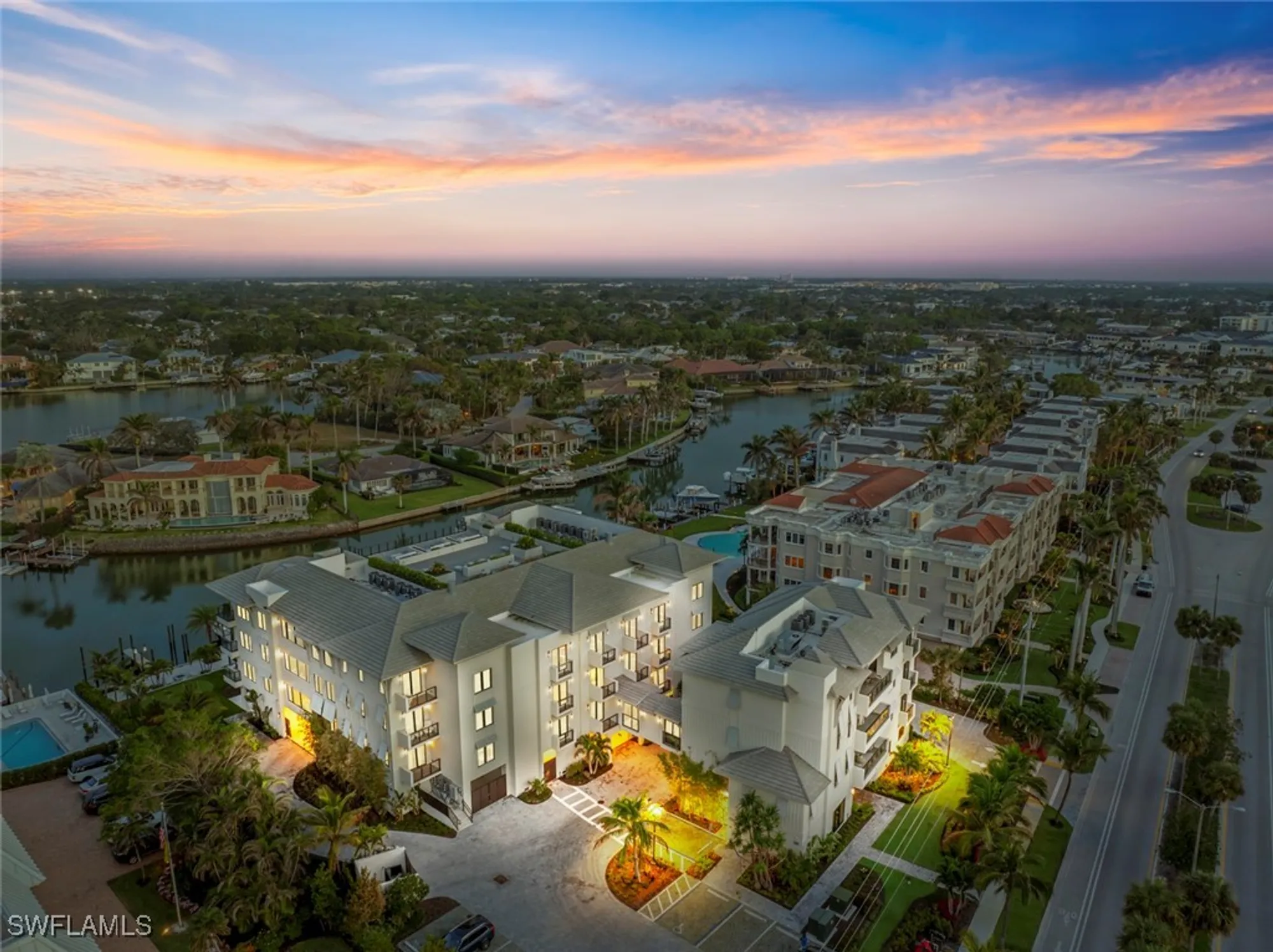 Property Slideshow image 2 of 40 | 1820 gulf shore blvd n # 302-303, Naples, FL, 34102