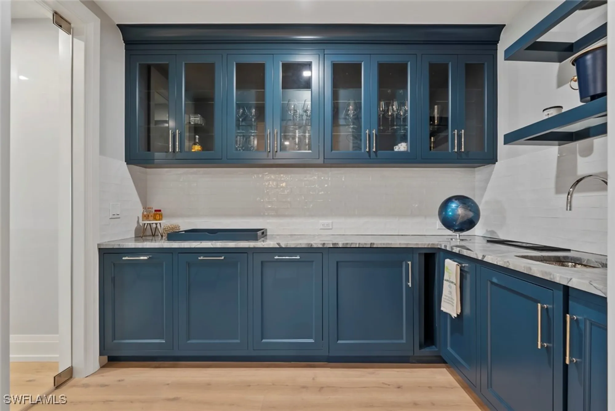 Property Slideshow image 20 of 40 | 1820 gulf shore blvd n # 302-303, Naples, FL, 34102