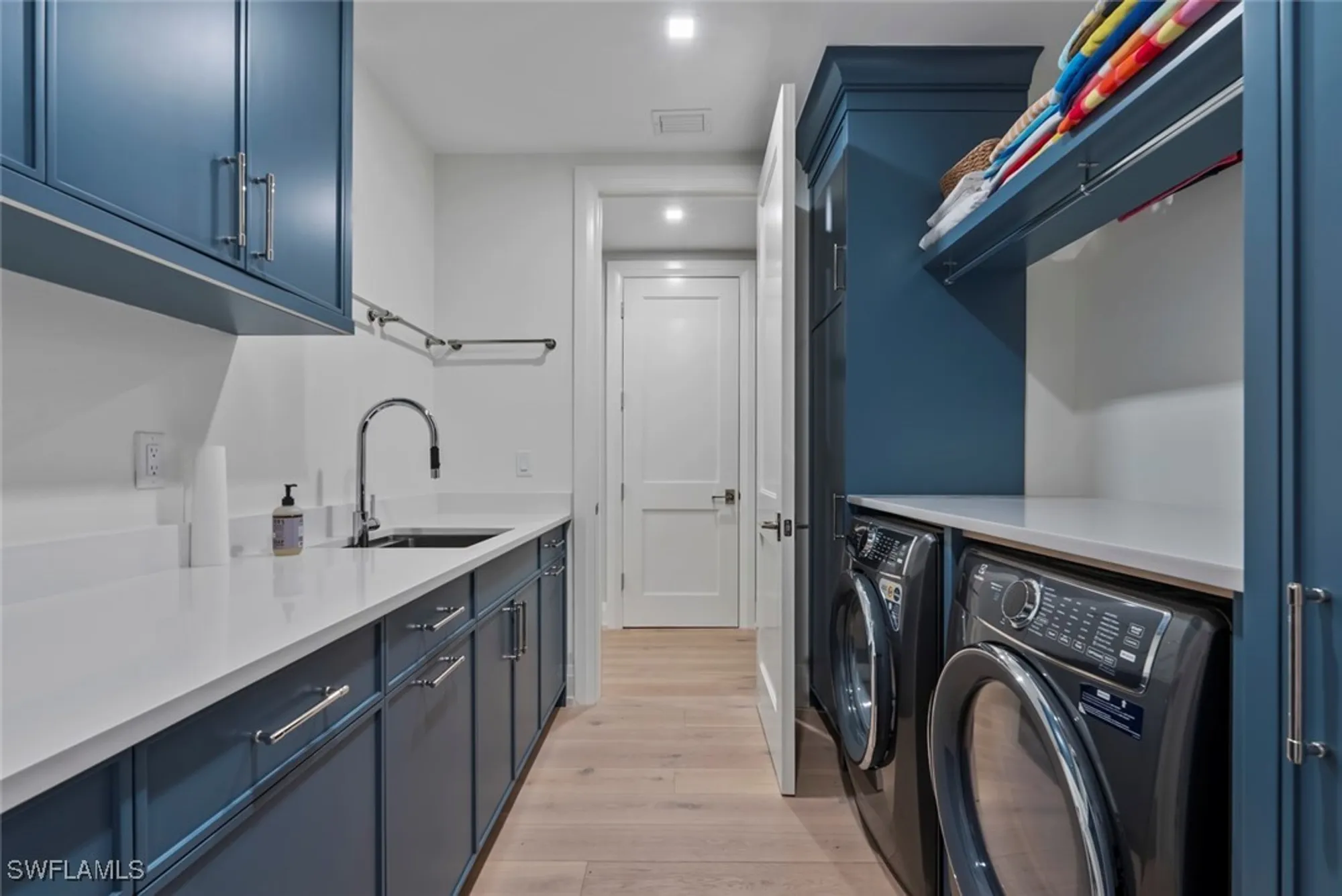 Property Slideshow image 23 of 40 | 1820 gulf shore blvd n # 302-303, Naples, FL, 34102