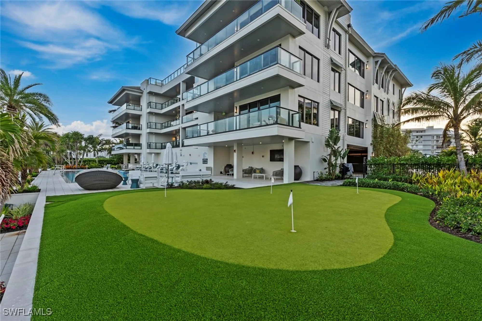 Property Slideshow image 8 of 40 | 1820 gulf shore blvd n # 302-303, Naples, FL, 34102