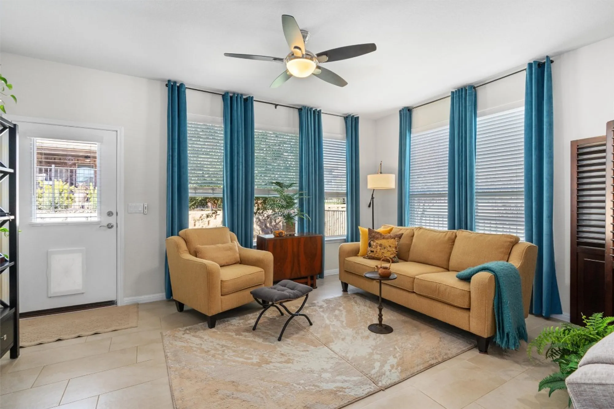 Property Slideshow image 16 of 34 | 113 longview ln, Georgetown, TX, 78633