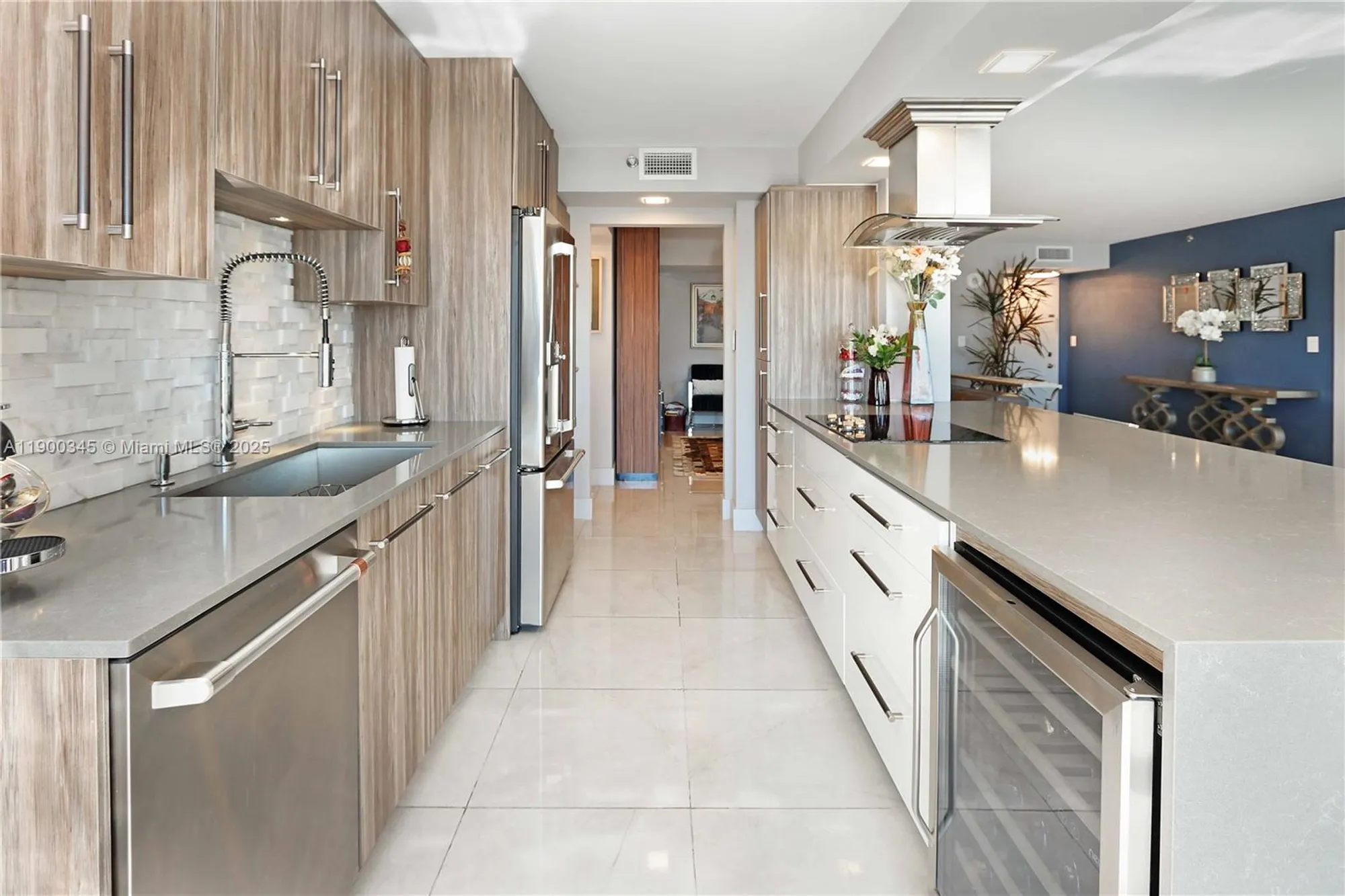 Property Slideshow image 13 of 48 | 1201 s ocean dr apt 2505n, Hollywood, FL, 33019