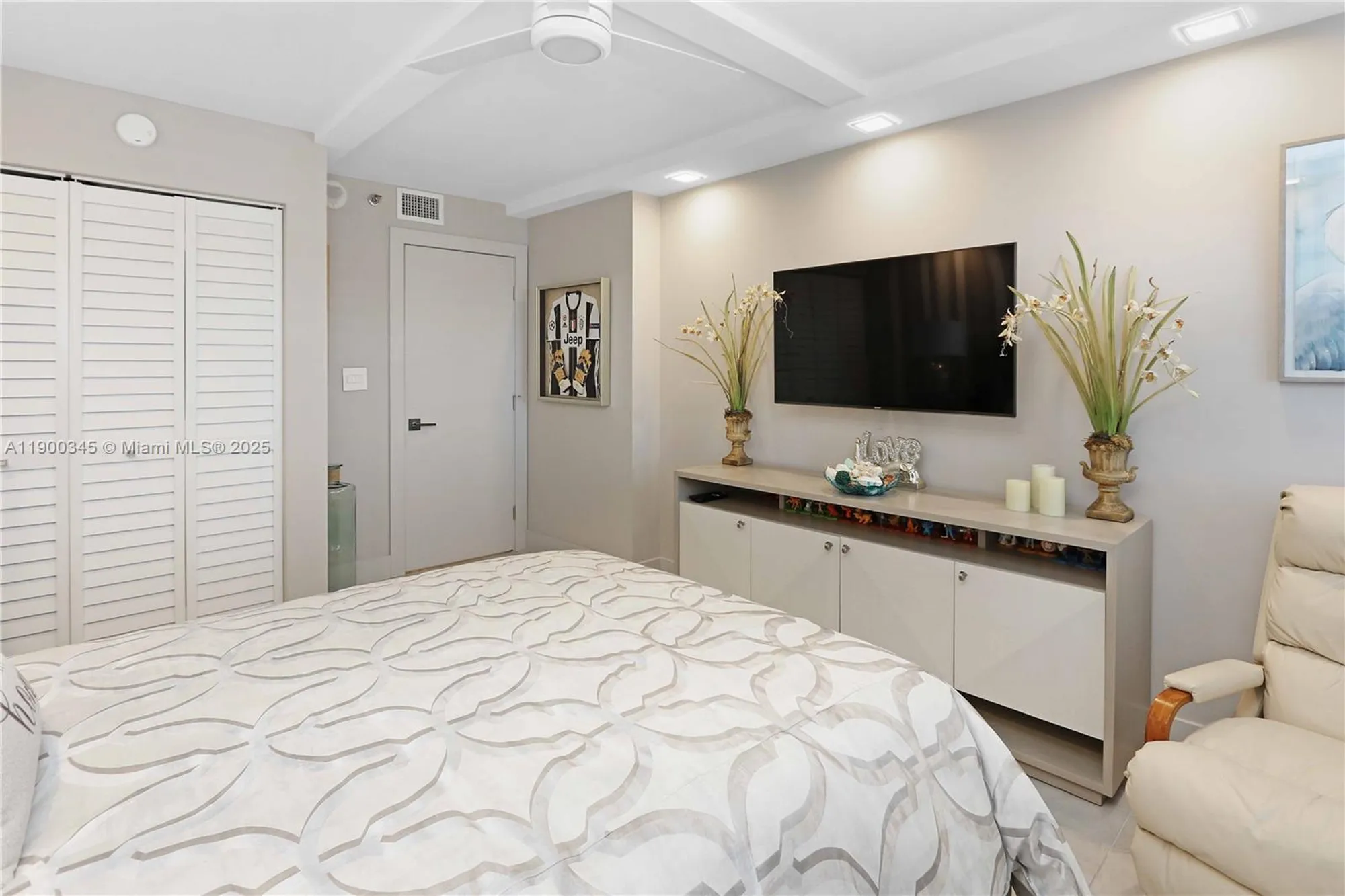 Property Slideshow image 27 of 48 | 1201 s ocean dr apt 2505n, Hollywood, FL, 33019