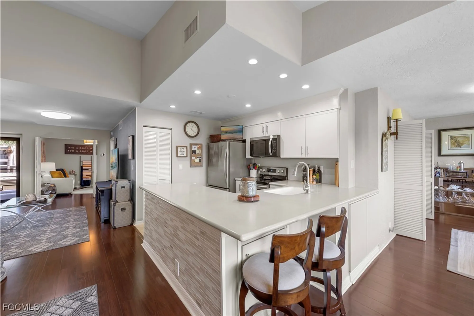 Property Slideshow image 15 of 44 | 5865 trailwinds dr 623, Fort Myers, FL, 33907